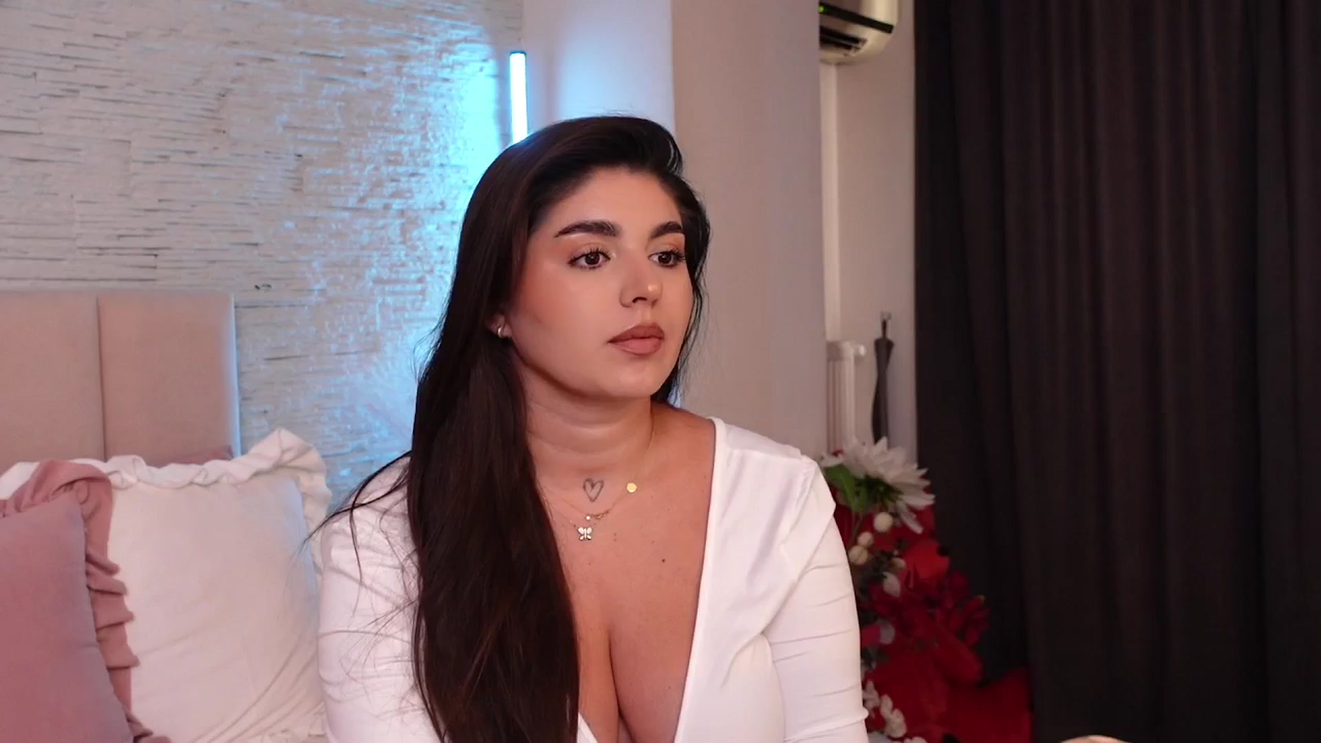 Gallery image thumbnail from RachelS's myfreecams stream on, 06/27/2025, 09:25 image 16 of 20