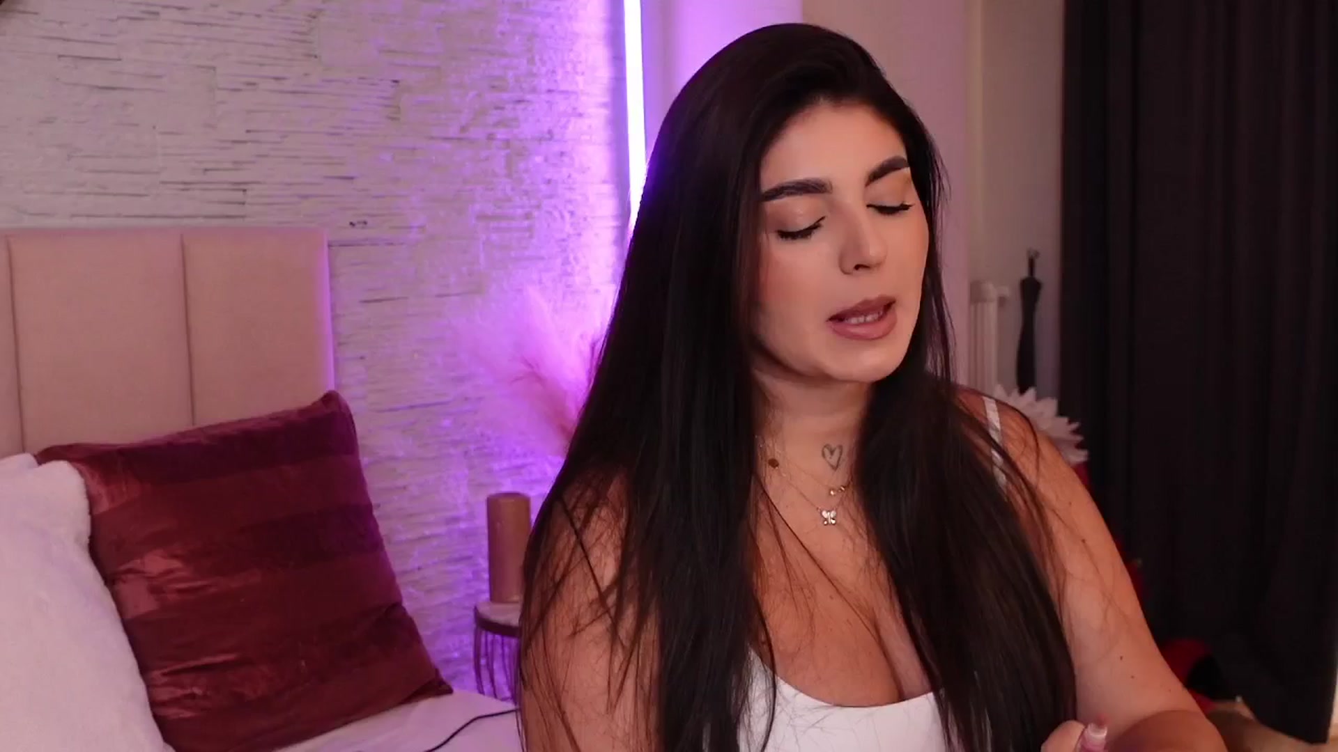 Gallery image thumbnail from RachelS's myfreecams stream on, 07/03/2025, 05:13 image 16 of 20