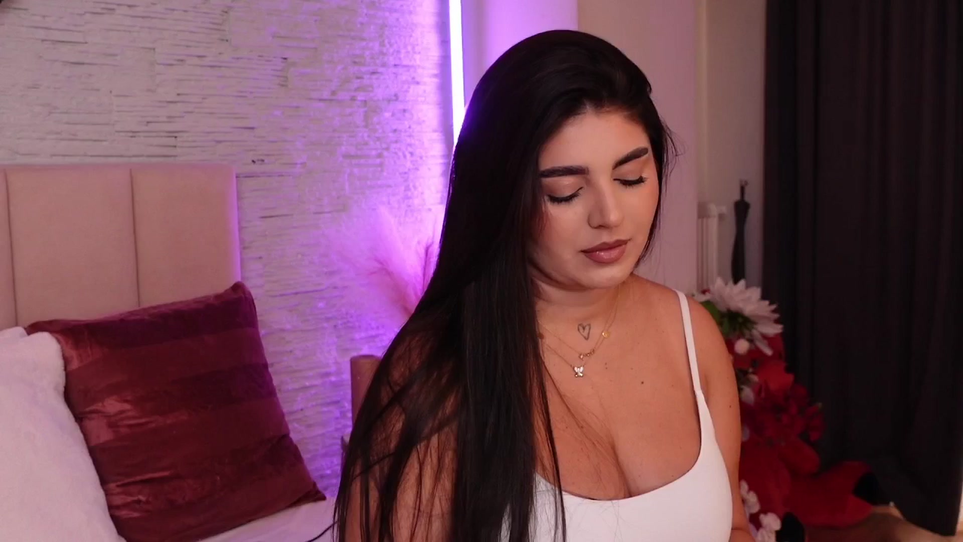 Gallery image thumbnail from RachelS's myfreecams stream on, 07/03/2025, 05:13 image 15 of 20