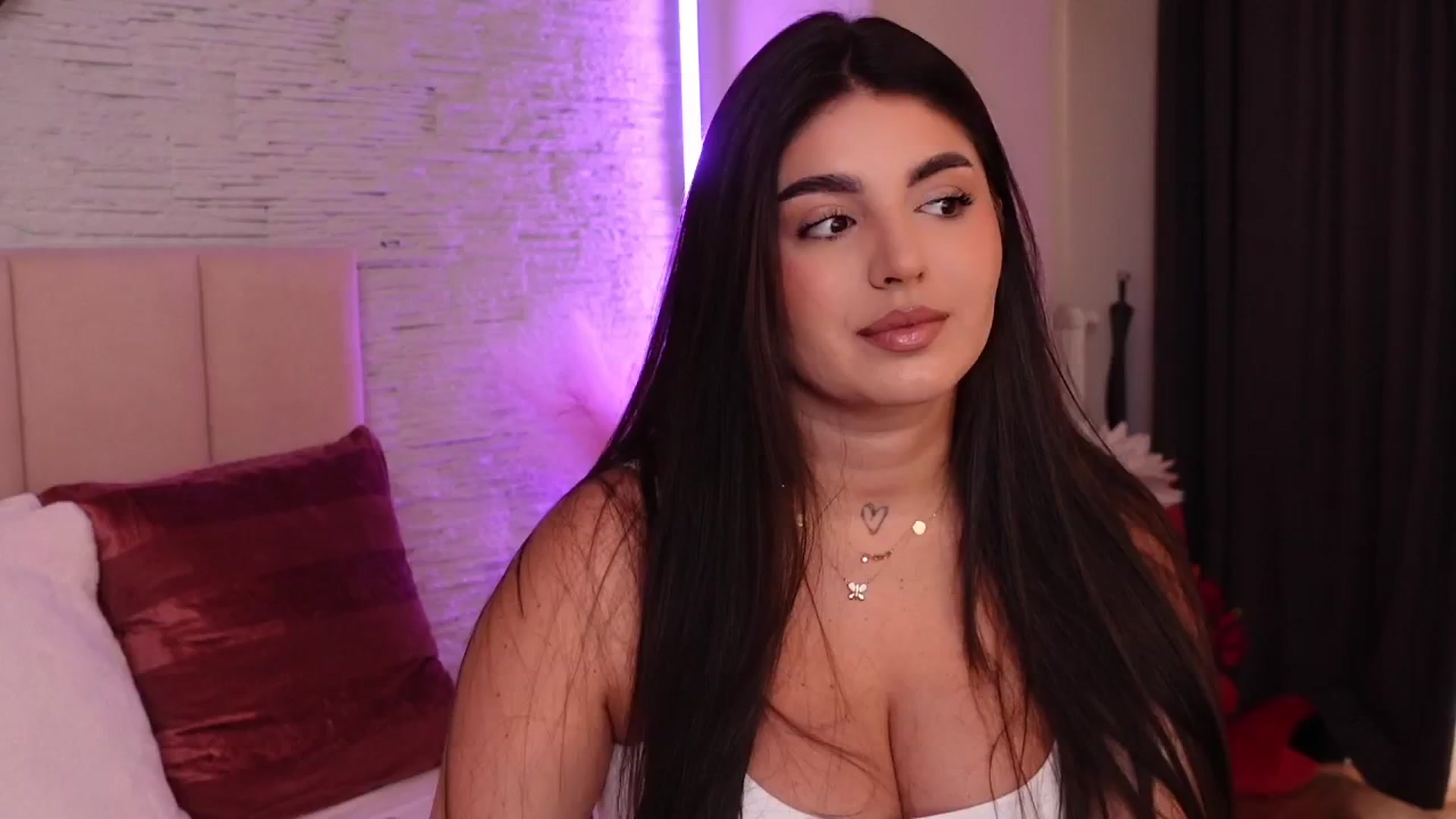 Gallery image thumbnail from RachelS's myfreecams stream on, 07/03/2025, 05:13 image 17 of 20