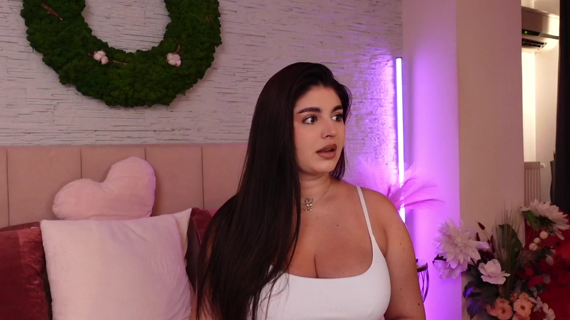 Gallery image thumbnail from RachelS's myfreecams stream on, 07/17/2025, 07:09 image 5 of 20