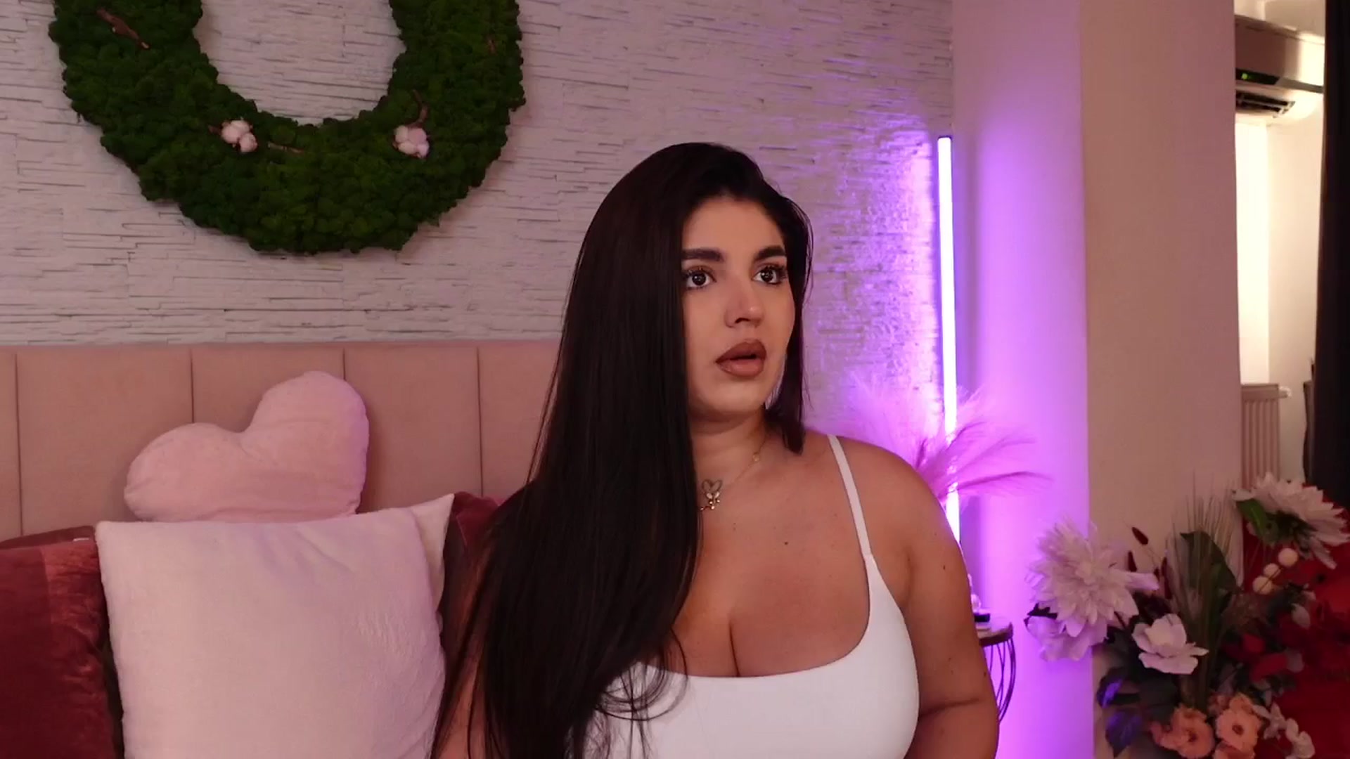 Gallery image thumbnail from RachelS's myfreecams stream on, 07/17/2025, 07:09 image 8 of 20