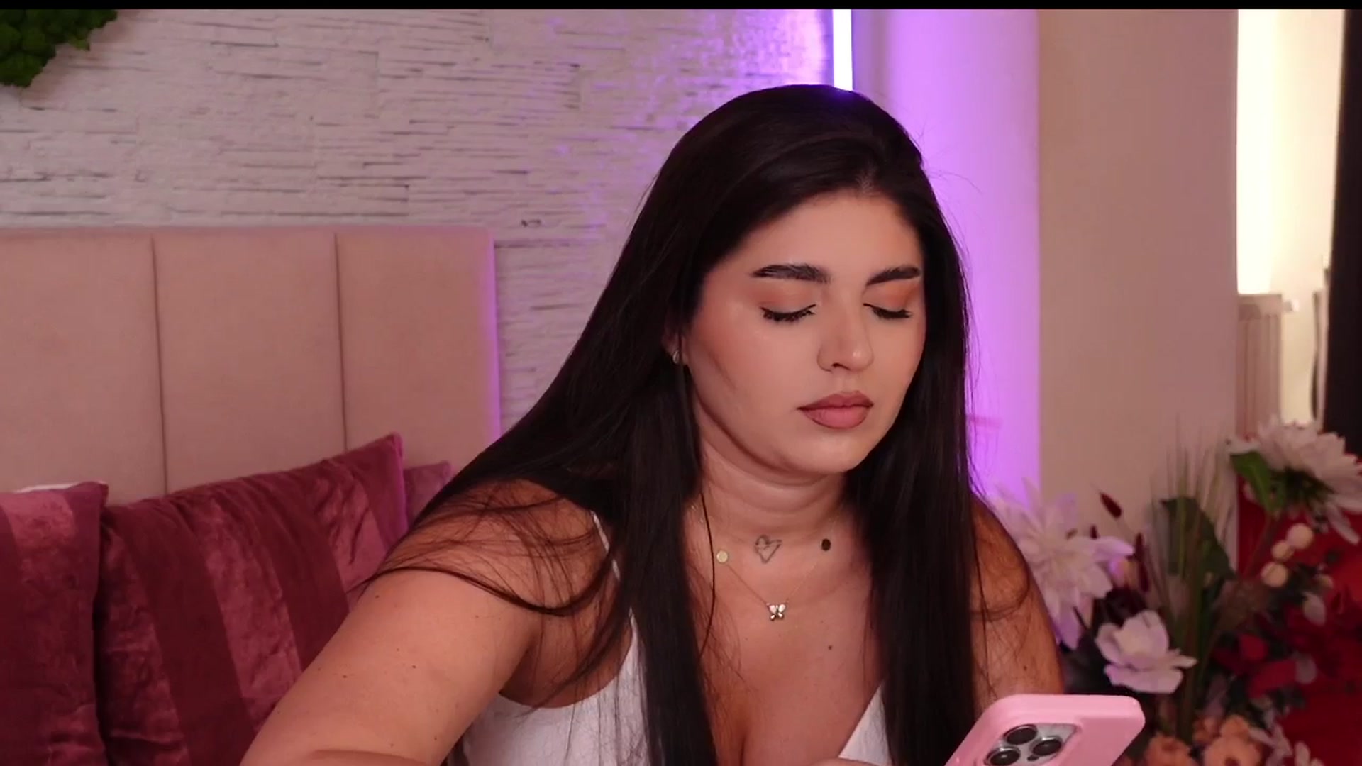 Gallery image thumbnail from RachelS's myfreecams stream on, 07/25/2025, 07:17 image 19 of 20