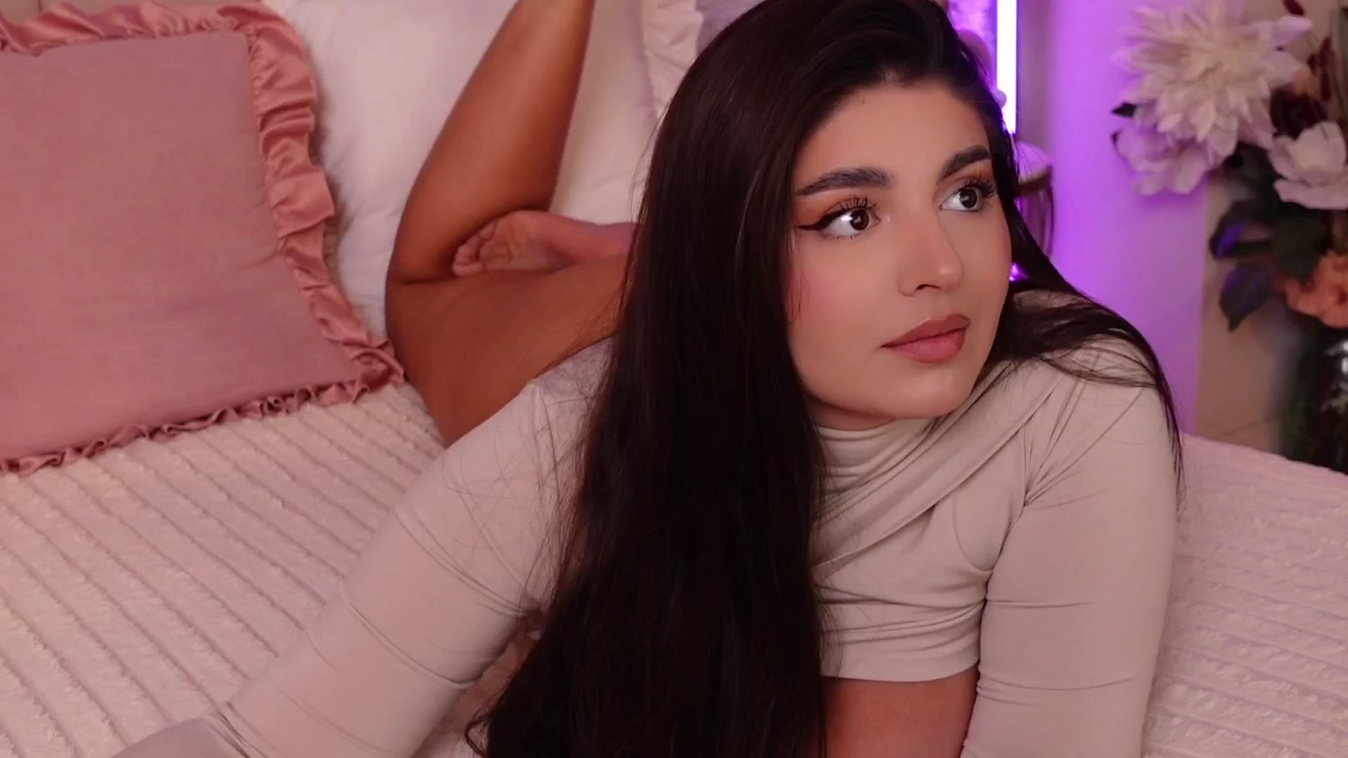 Gallery image thumbnail from RachelS's myfreecams stream on, 09/21/2025, 06:24 image 20 of 20