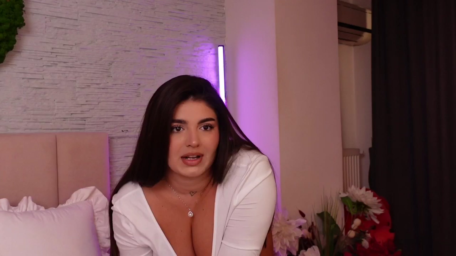 Gallery image thumbnail from RachelS's myfreecams stream on, 09/23/2025, 06:17 image 17 of 20