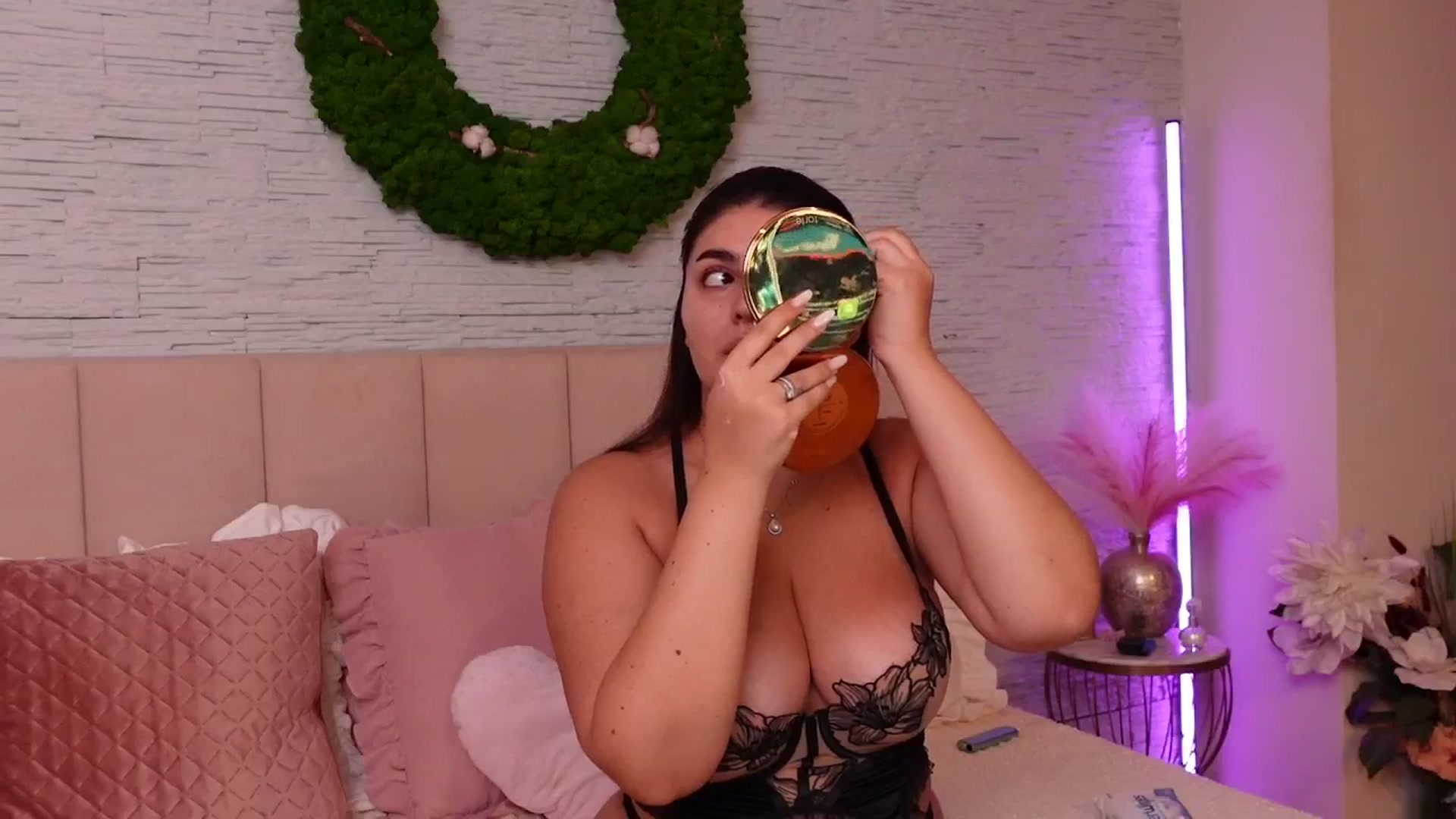 Gallery image thumbnail from RachelS's myfreecams stream on, 09/24/2025, 06:24 image 8 of 20