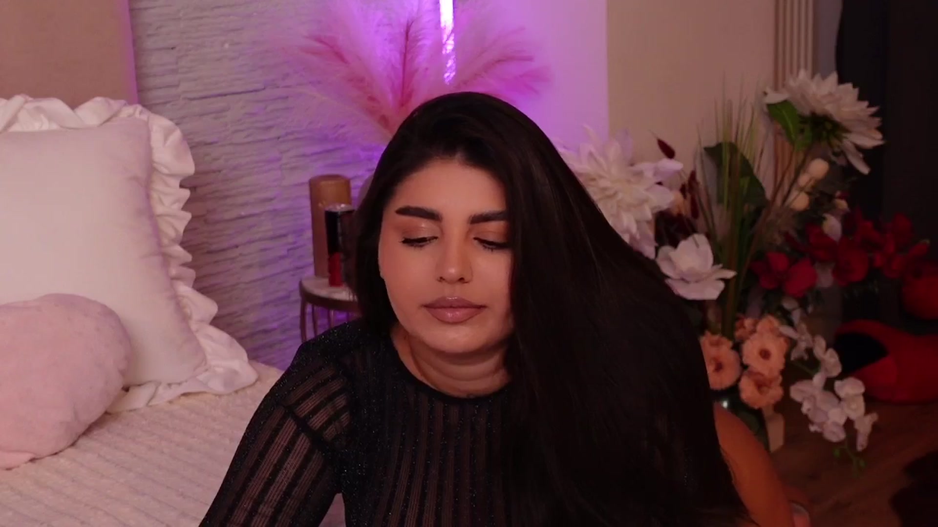 Gallery image thumbnail from RachelS's myfreecams stream on, 10/06/2025, 09:29 image 17 of 20