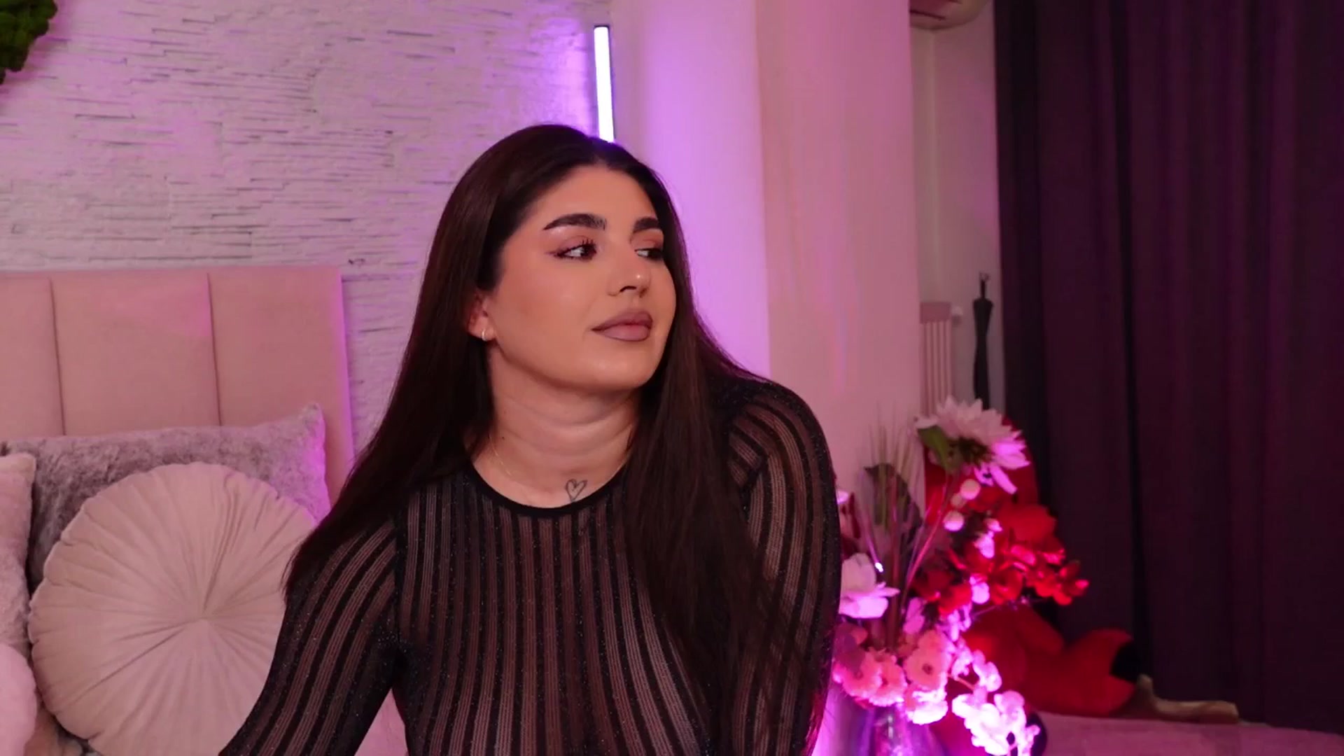 Gallery image thumbnail from RachelS's myfreecams stream on, 11/06/2025, 08:47 image 2 of 20