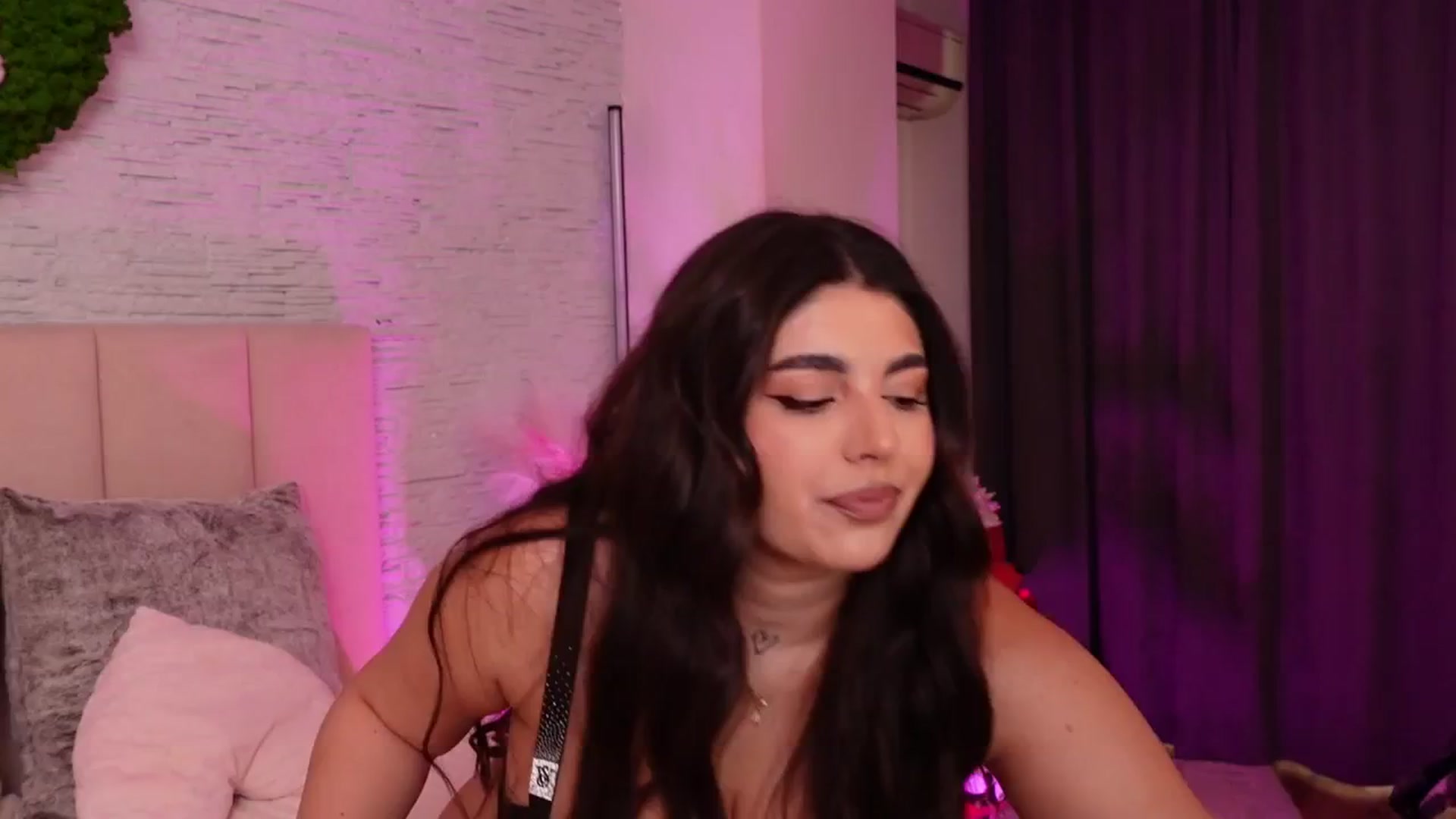 Gallery image thumbnail from RachelS's myfreecams stream on, 11/13/2025, 08:39 image 14 of 20