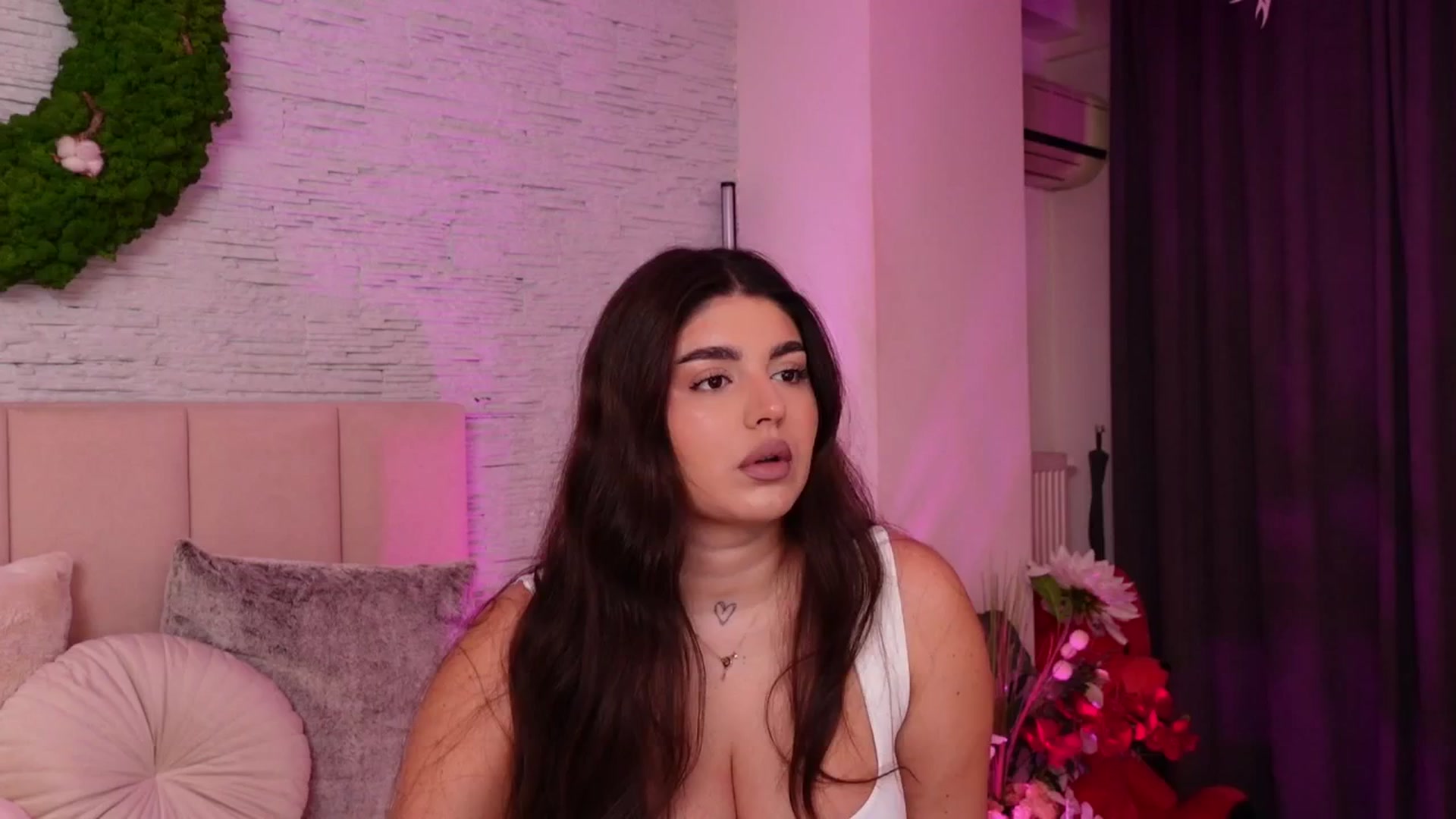 Gallery image thumbnail from RachelS's myfreecams stream on, 11/14/2025, 08:56 image 1 of 20