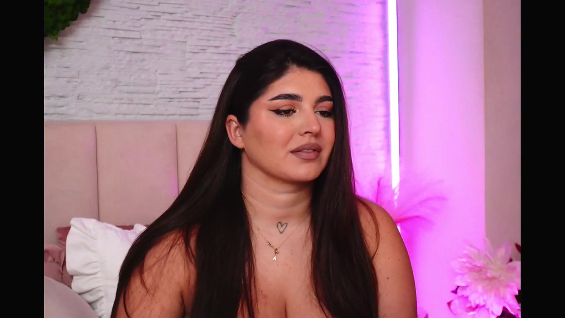 Gallery image thumbnail from RachelS's myfreecams stream on, 01/25/2026, 06:23 image 8 of 20
