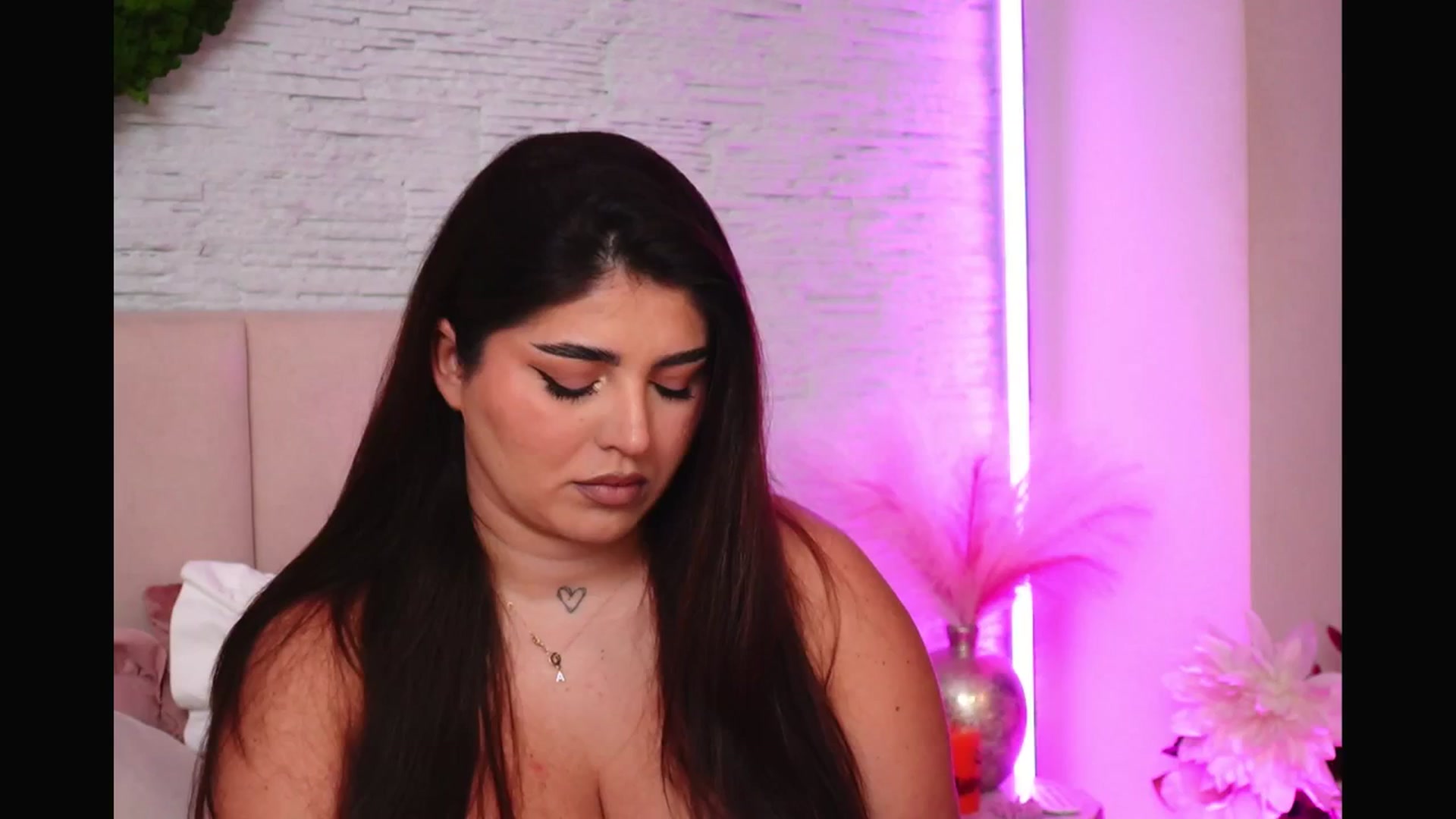 Gallery image thumbnail from RachelS's myfreecams stream on, 01/25/2026, 06:23 image 7 of 20