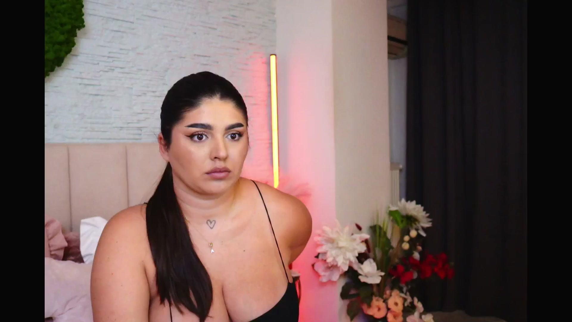 Gallery image thumbnail from RachelS's myfreecams stream on, 01/26/2026, 12:12 image 19 of 20