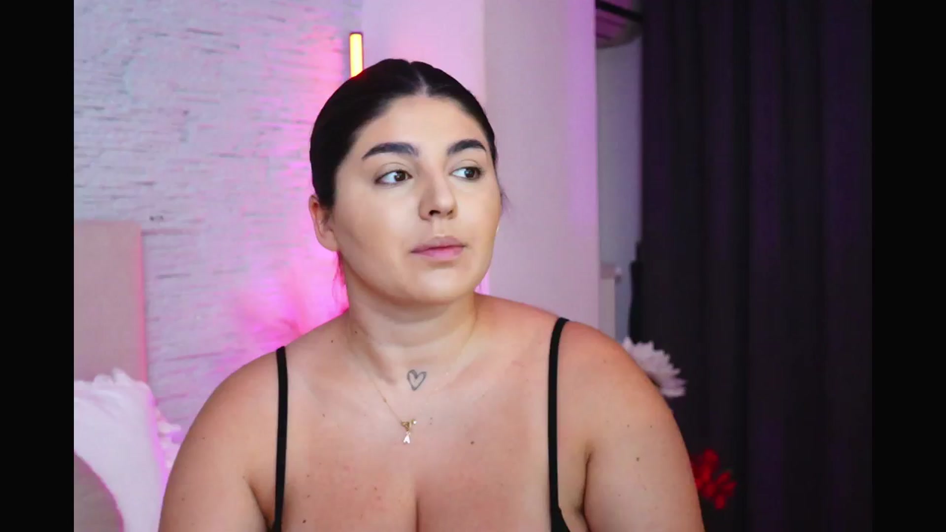 Gallery image thumbnail from RachelS's myfreecams stream on, 01/28/2026, 06:19 image 4 of 20