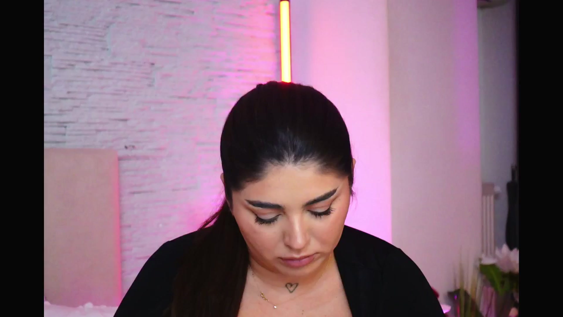 Gallery image thumbnail from RachelS's myfreecams stream on, 01/28/2026, 12:24 image 10 of 20