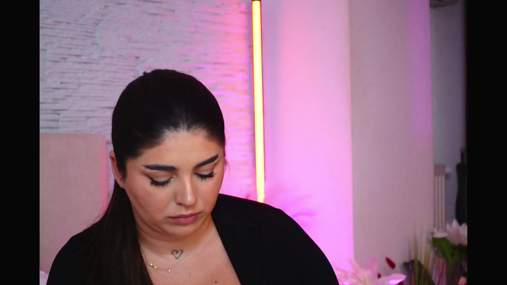 Gallery image thumbnail from RachelS's myfreecams stream on, 01/28/2026, 12:24 image 17 of 20