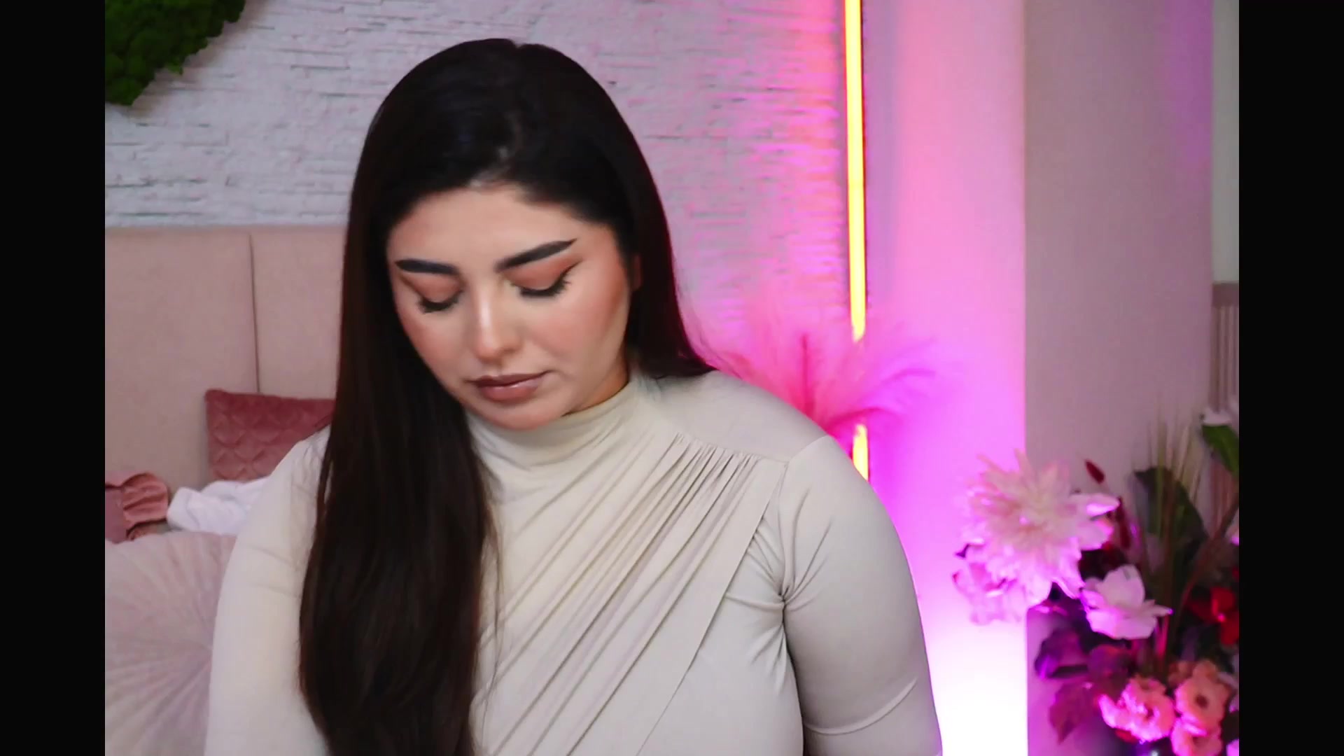 Gallery image thumbnail from RachelS's myfreecams stream on, 02/02/2026, 08:25 image 19 of 20