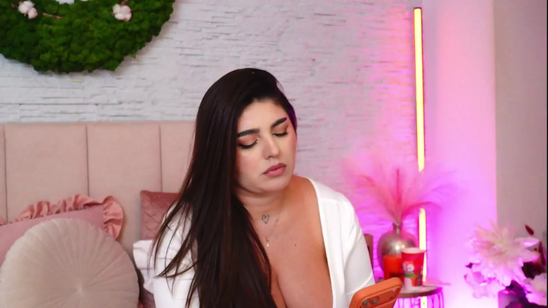 Gallery image thumbnail from RachelS's myfreecams stream on, 02/03/2026, 11:03 image 7 of 20