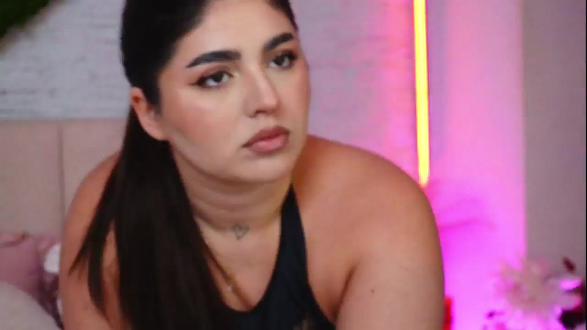 Gallery image thumbnail from RachelS's myfreecams stream on, 02/04/2026, 06:43 image 17 of 20