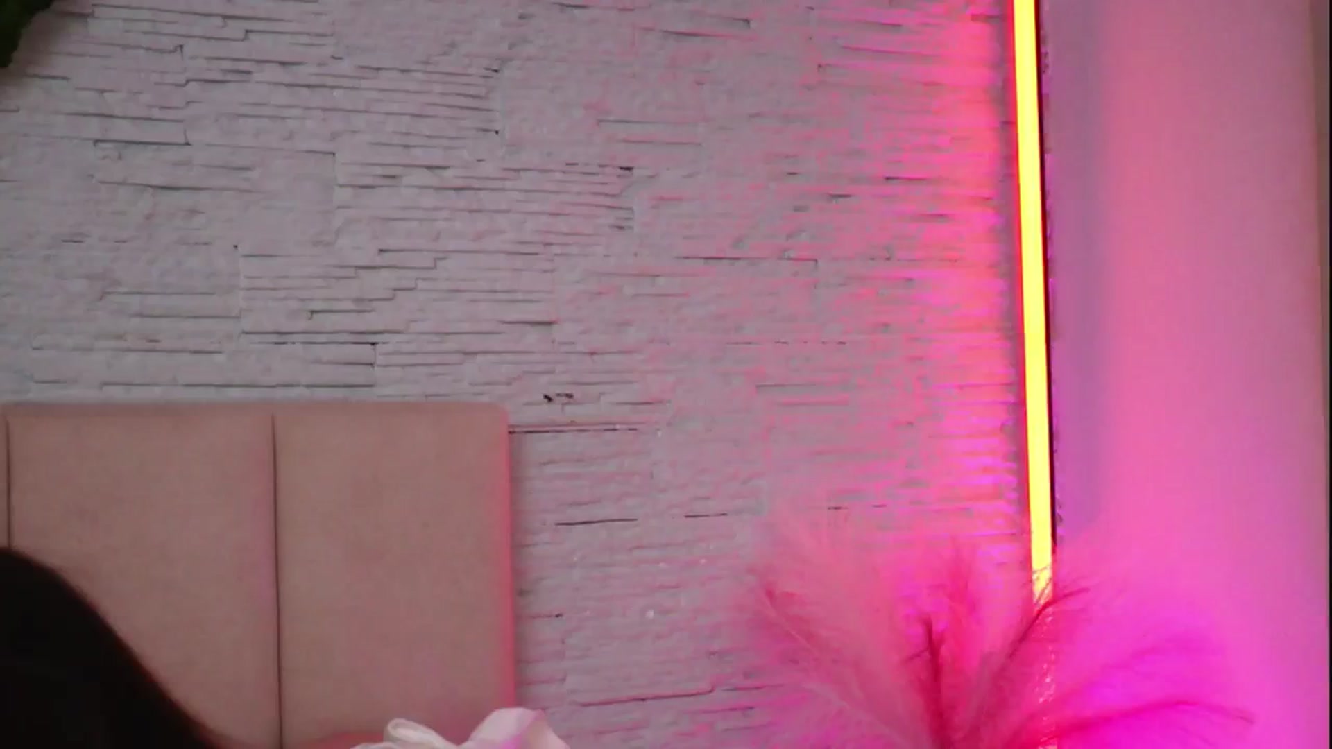 Gallery image thumbnail from RachelS's myfreecams stream on, 02/04/2026, 06:43 image 5 of 20