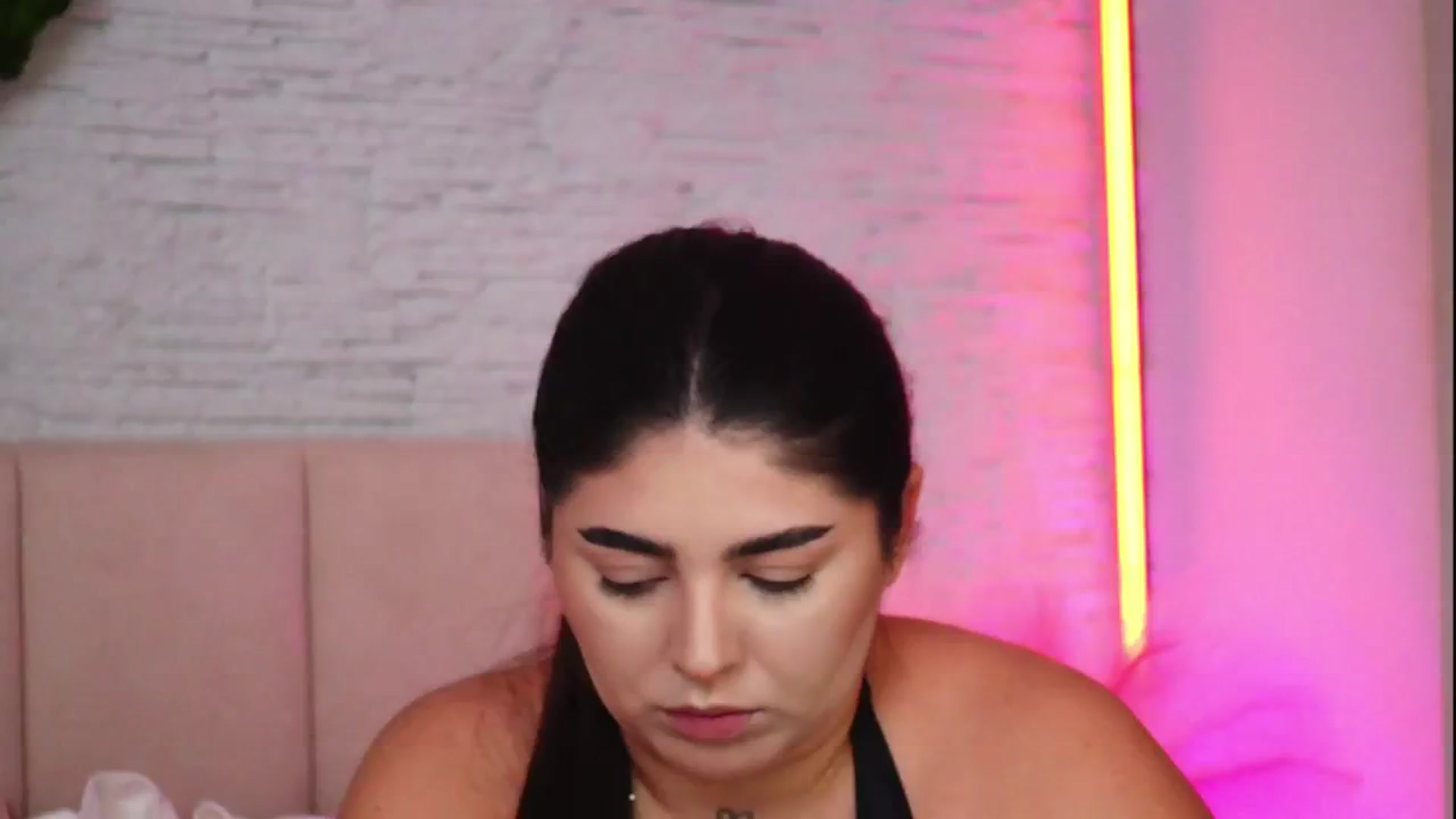 Gallery image thumbnail from RachelS's myfreecams stream on, 02/04/2026, 06:43 image 4 of 20