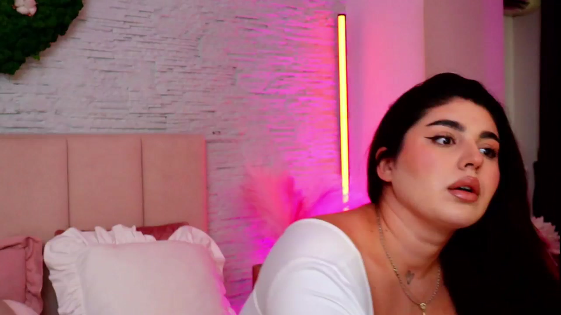 Gallery image thumbnail from RachelS's myfreecams stream on, 02/10/2026, 08:16 image 9 of 20