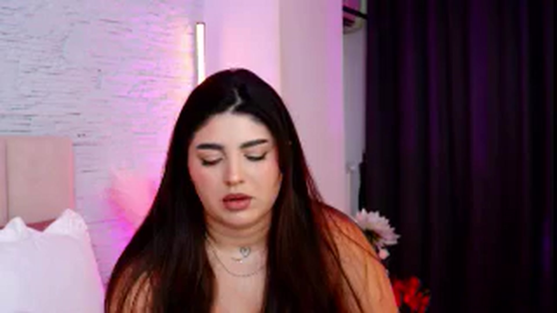 Gallery image thumbnail from RachelS's myfreecams stream on, 02/13/2026, 08:08 image 16 of 20