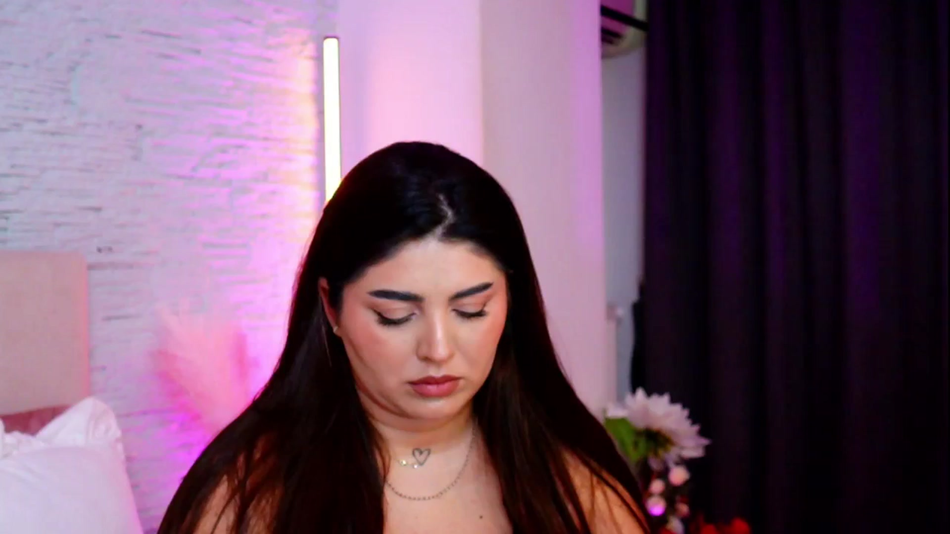 Gallery image thumbnail from RachelS's myfreecams stream on, 02/13/2026, 08:43 image 8 of 20