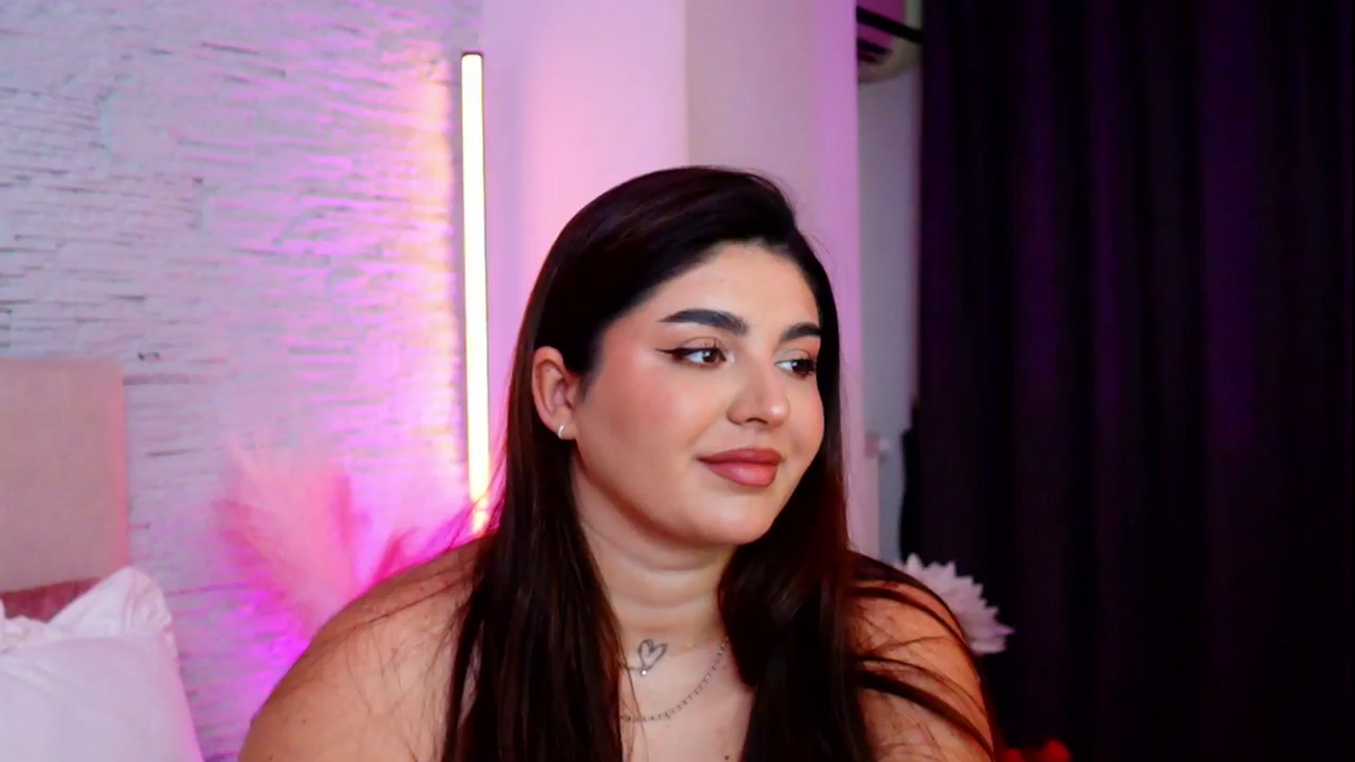 Gallery image thumbnail from RachelS's myfreecams stream on, 02/13/2026, 08:43 image 2 of 20