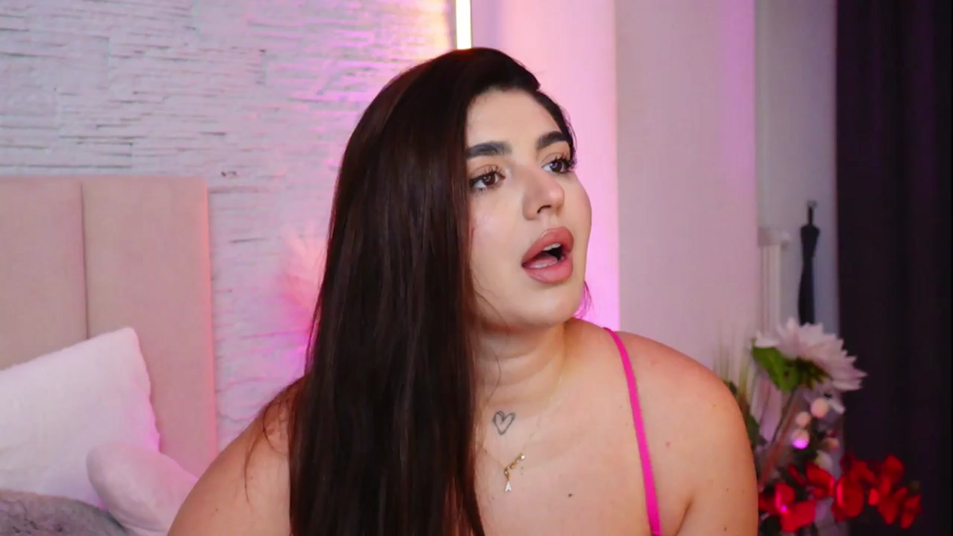 Gallery image thumbnail from RachelS's myfreecams stream on, 02/17/2026, 08:47 image 16 of 20