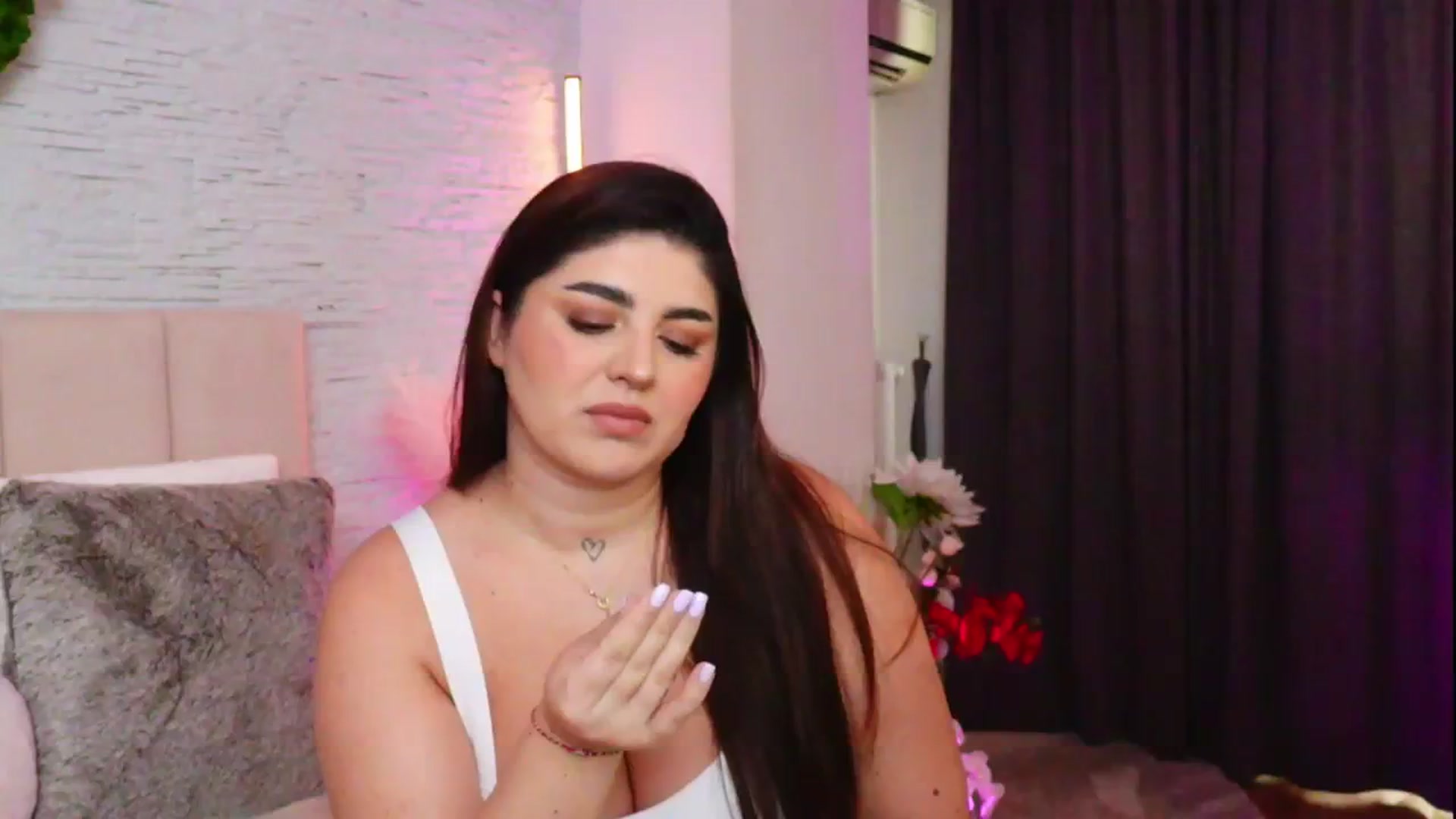 Gallery image thumbnail from RachelS's myfreecams stream on, 02/19/2026, 08:21 image 16 of 20