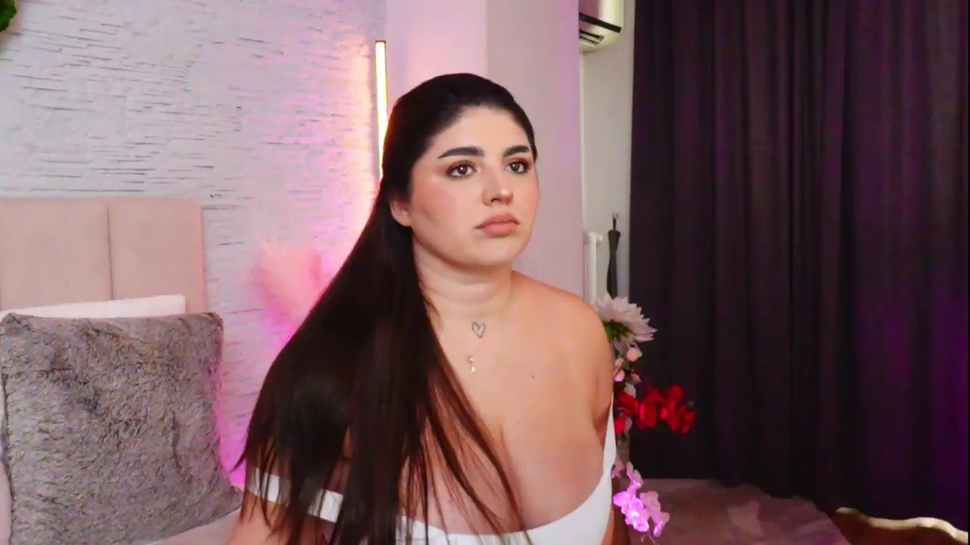 Gallery image thumbnail from RachelS's myfreecams stream on, 02/19/2026, 08:53 image 17 of 20