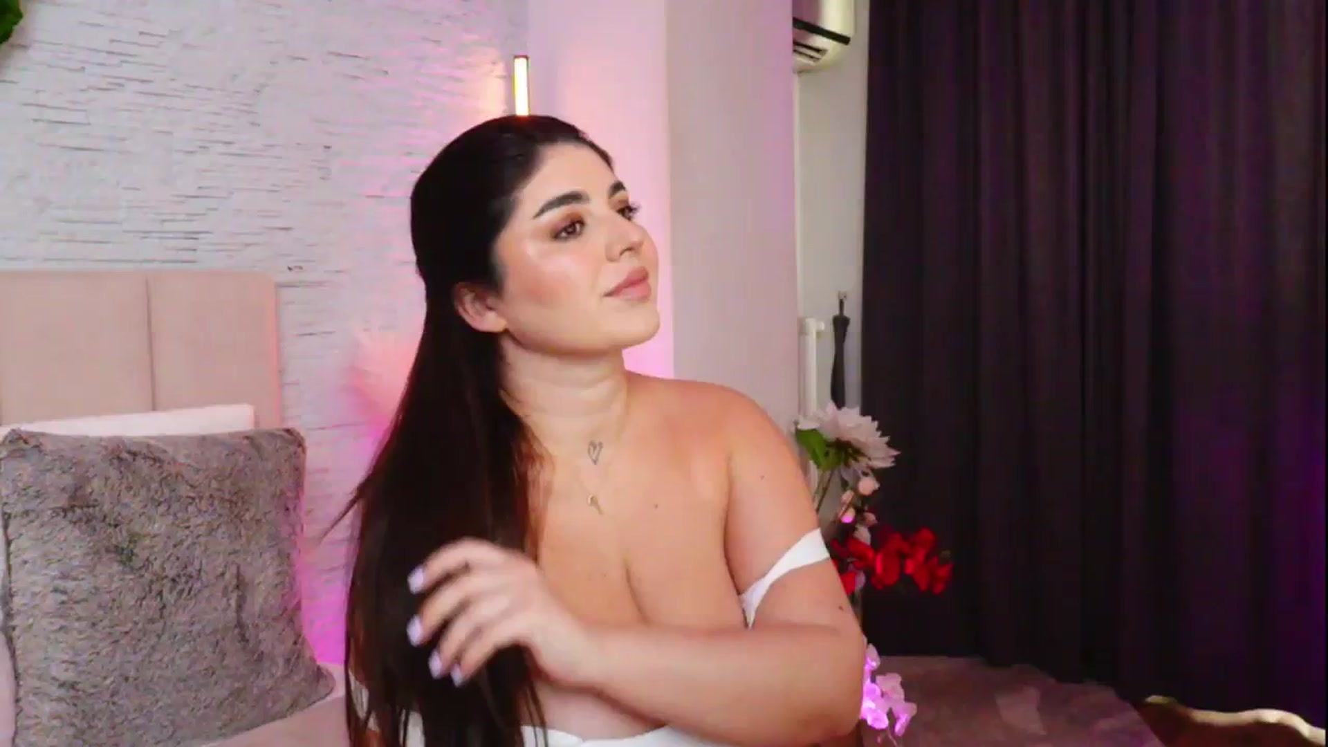 Gallery image thumbnail from RachelS's myfreecams stream on, 02/19/2026, 08:53 image 16 of 20