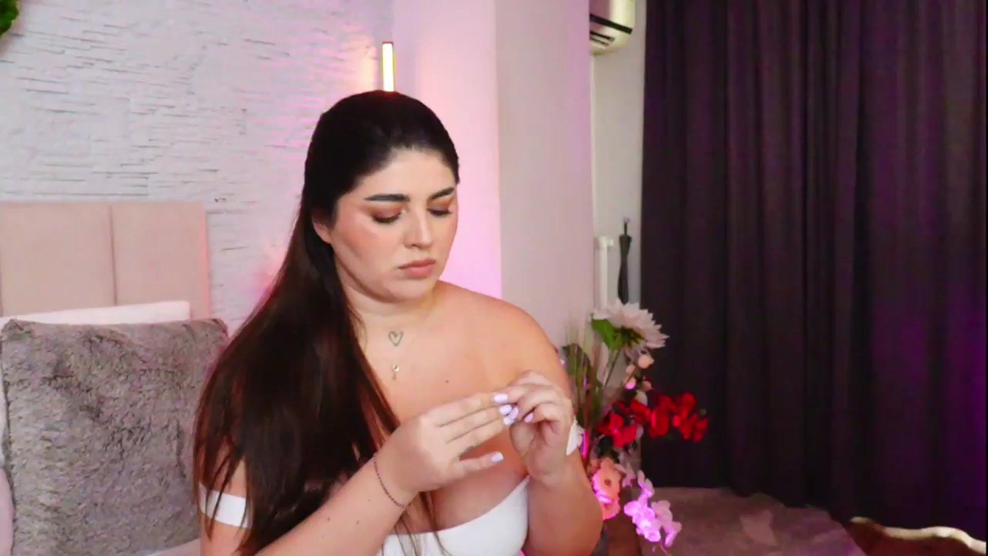 Gallery image thumbnail from RachelS's myfreecams stream on, 02/19/2026, 08:53 image 18 of 20