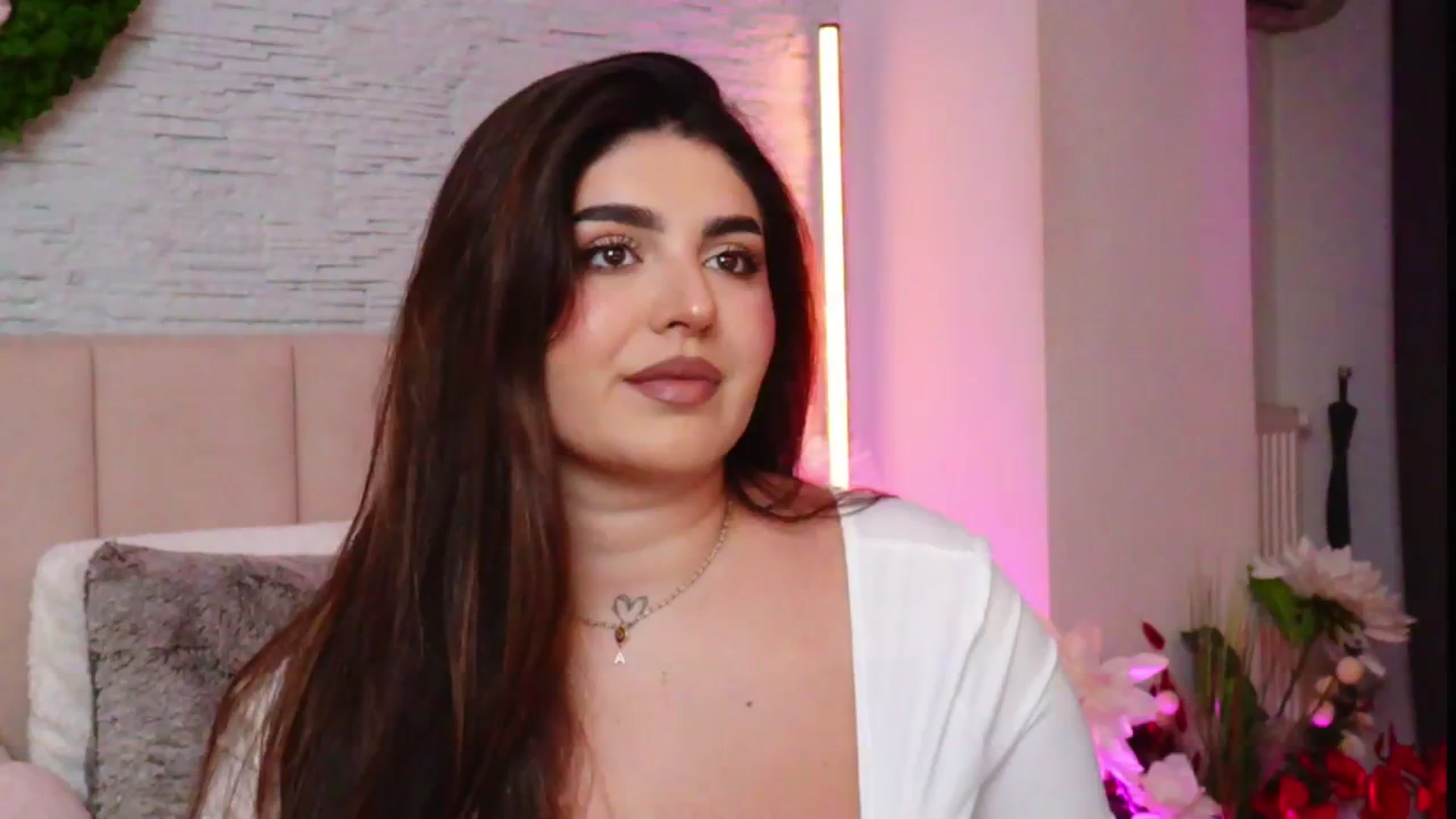 Gallery image thumbnail from RachelS's myfreecams stream on, 03/10/2026, 17:27 image 16 of 20