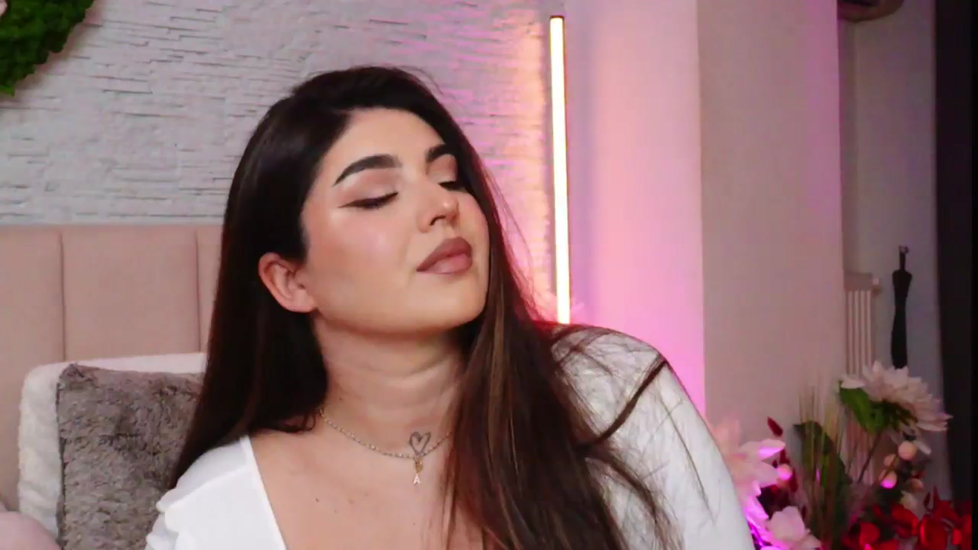 Gallery image thumbnail from RachelS's myfreecams stream on, 03/10/2026, 17:27 image 12 of 20