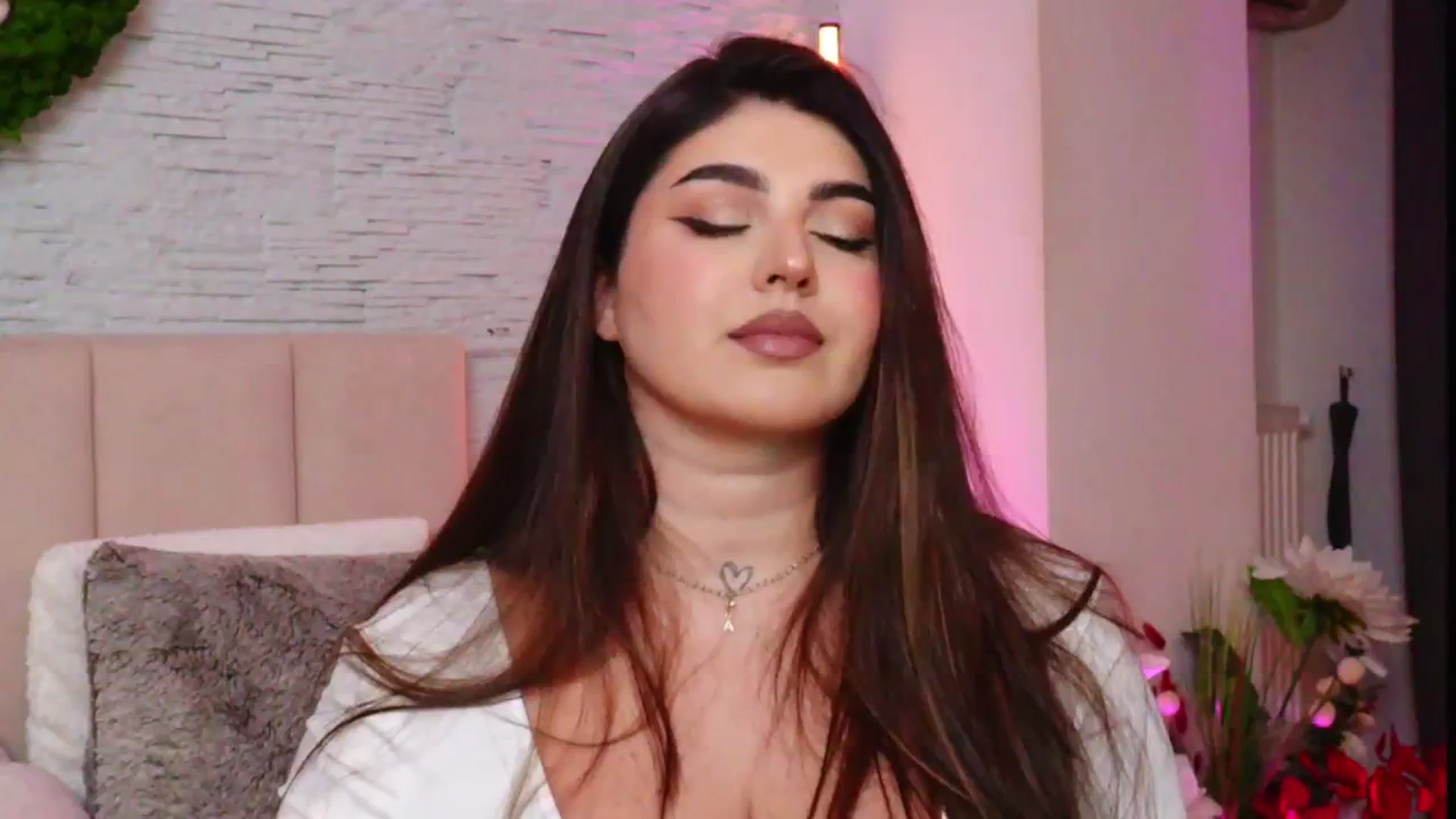 Gallery image thumbnail from RachelS's myfreecams stream on, 03/10/2026, 17:27 image 9 of 20