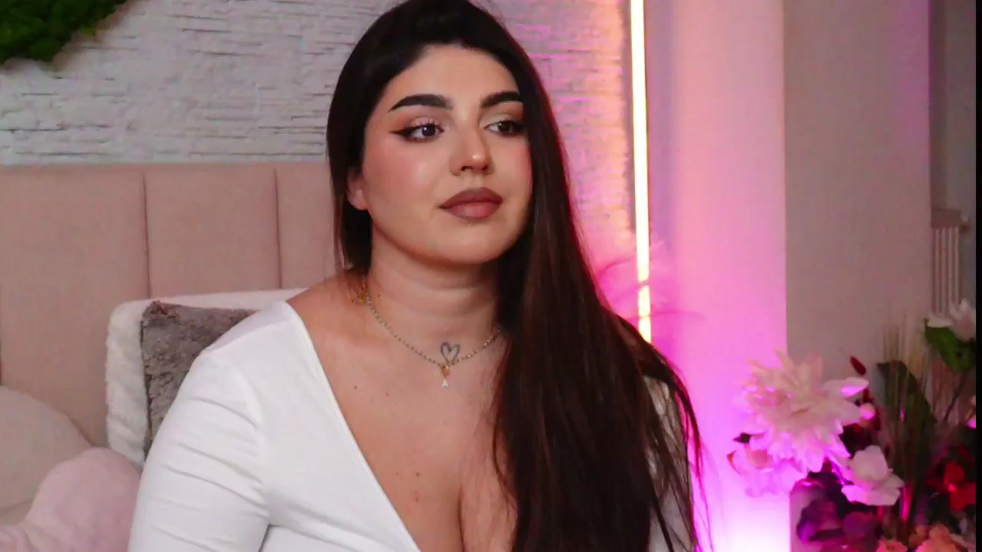 Gallery image thumbnail from RachelS's myfreecams stream on, 03/10/2026, 18:24 image 11 of 20