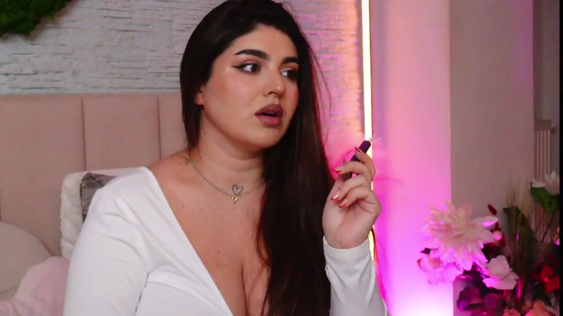 Gallery image thumbnail from RachelS's myfreecams stream on, 03/10/2026, 18:24 image 10 of 20