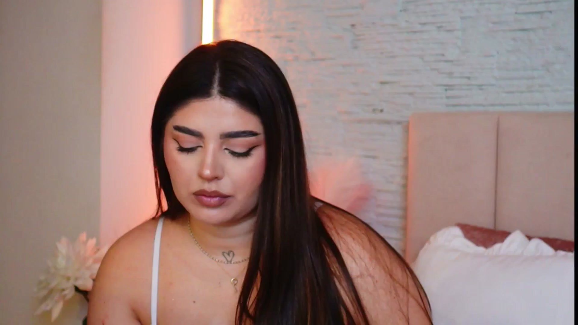 Gallery image thumbnail from RachelS's myfreecams stream on, 03/19/2026, 07:47 image 15 of 20