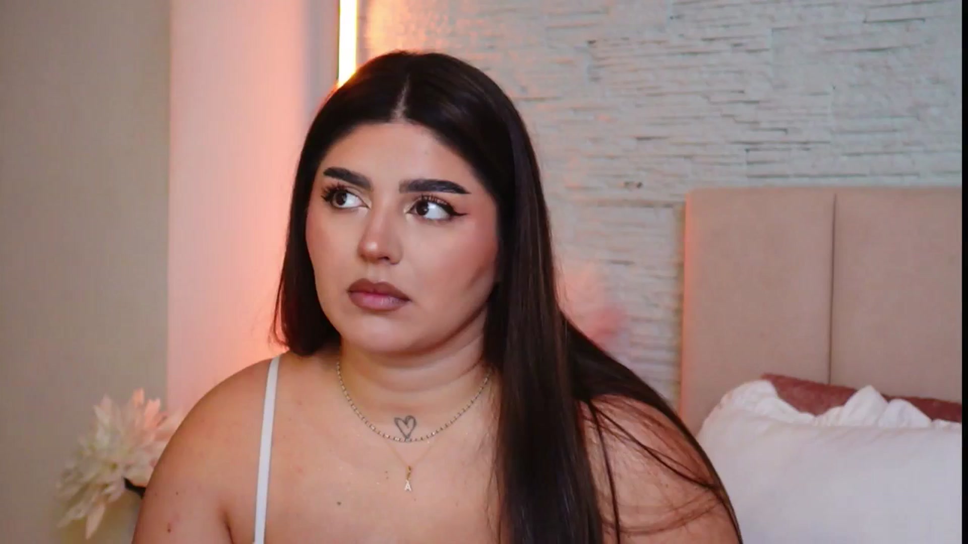 Gallery image thumbnail from RachelS's myfreecams stream on, 03/19/2026, 07:47 image 7 of 20
