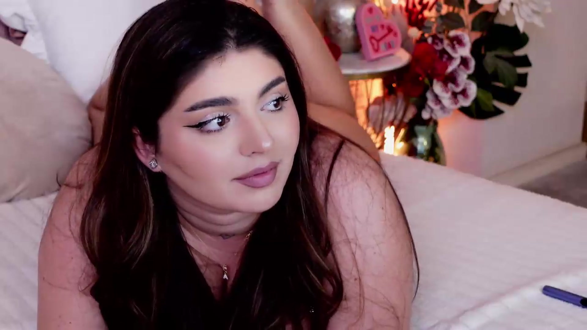 Gallery image thumbnail from RachelS's myfreecams stream on, 05/20/2026, 19:22 image 15 of 20