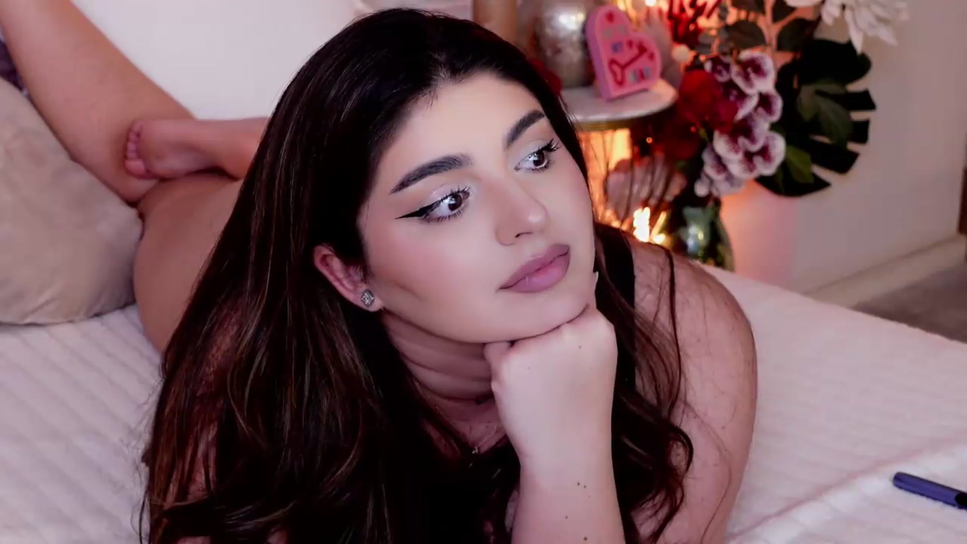 Gallery image thumbnail from RachelS's myfreecams stream on, 05/20/2026, 19:22 image 16 of 20
