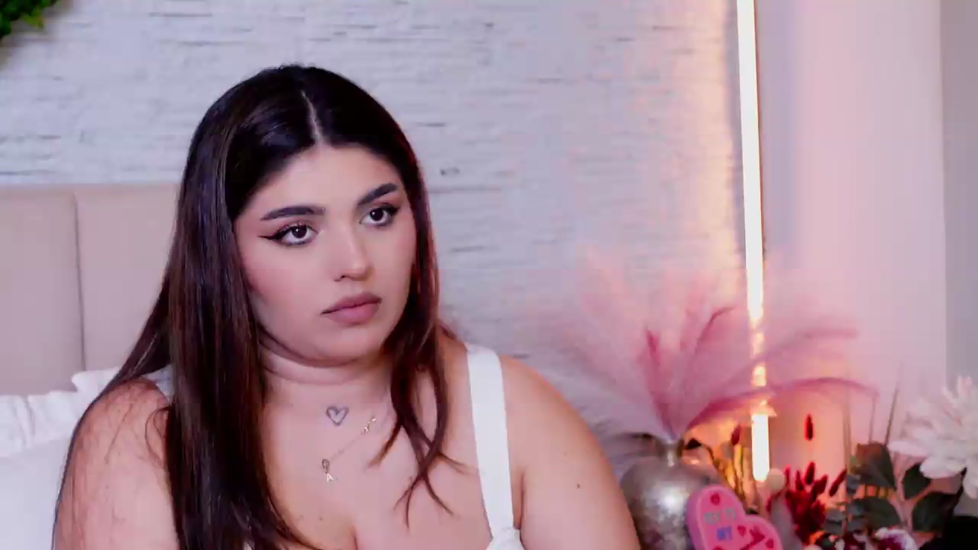 Gallery image thumbnail from RachelS's myfreecams stream on, 05/26/2026, 14:39 image 20 of 20