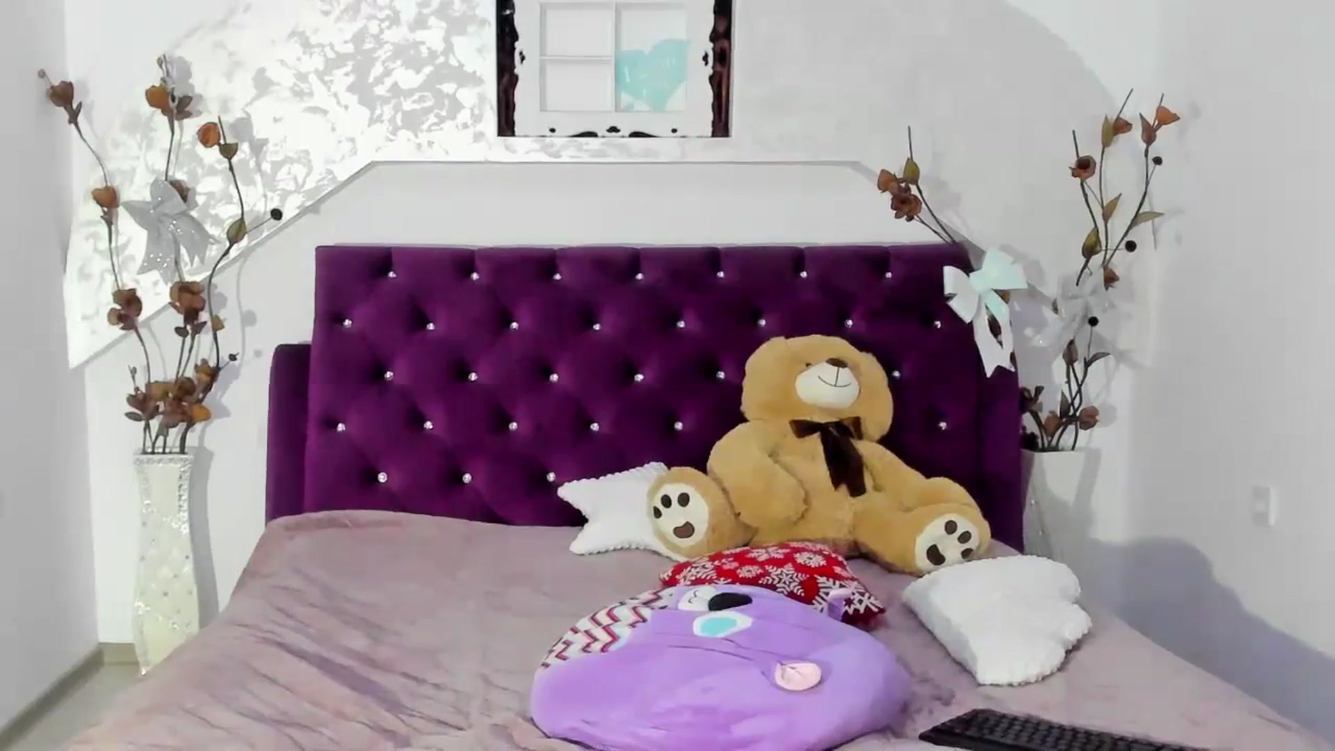 Gallery image thumbnail from RachelTaylorr's myfreecams stream on, 03/11/2025, 08:55 image 12 of 20