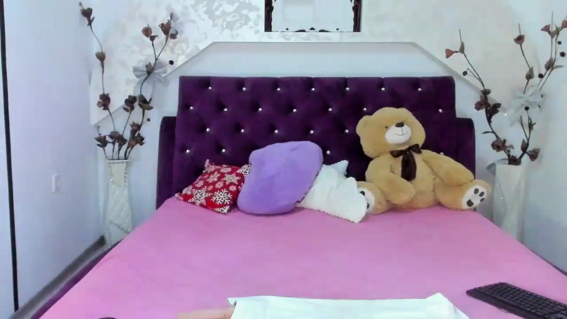 Gallery image thumbnail from RachelTaylorr's myfreecams stream on, 04/27/2025, 12:48 image 14 of 20
