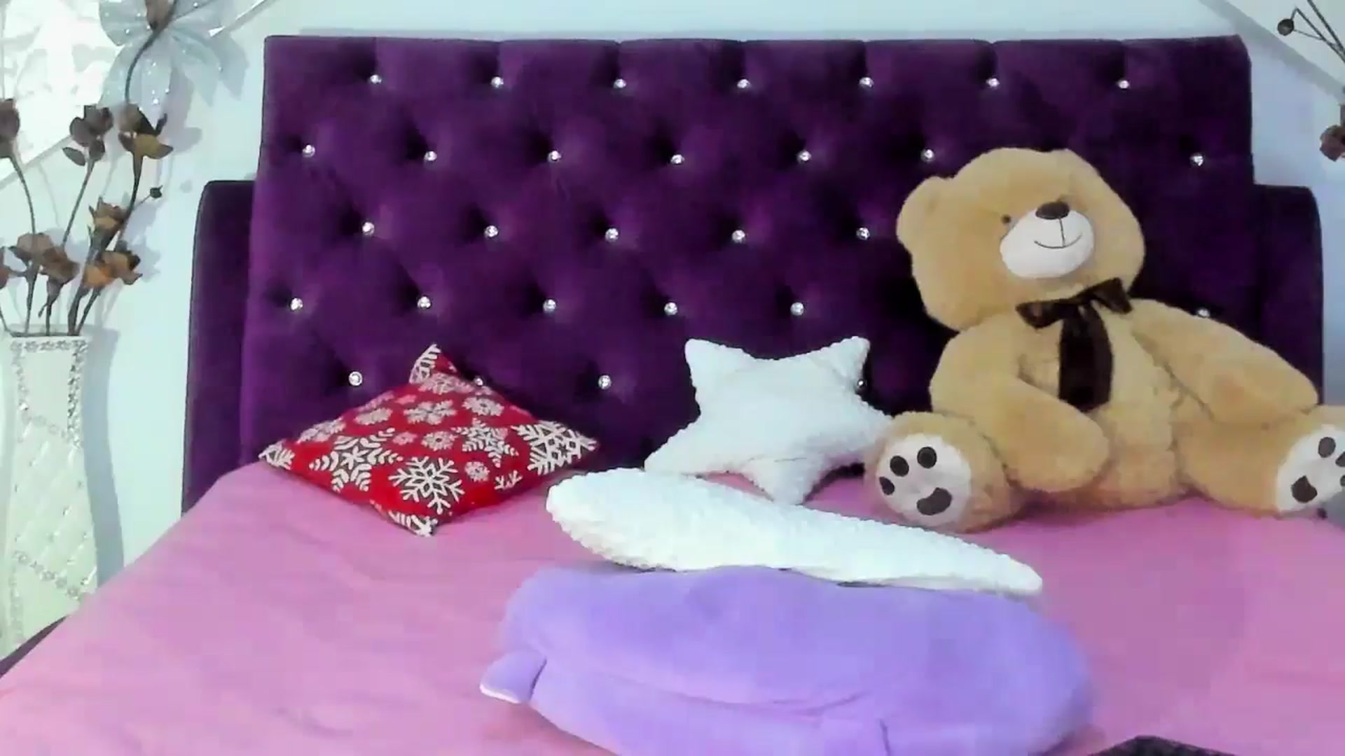 Gallery image thumbnail from RachelTaylorr's myfreecams stream on, 04/27/2025, 12:48 image 18 of 20