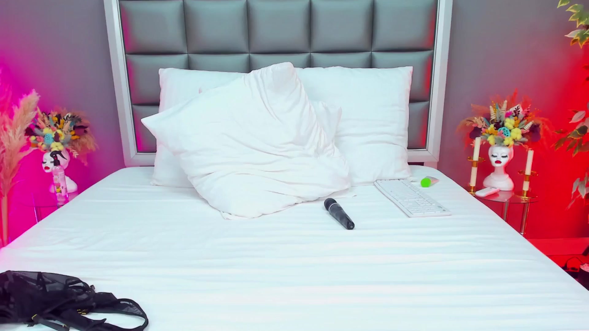 Gallery image thumbnail from Rachel_Quinn's myfreecams stream on, 03/27/2025, 08:42 image 19 of 20