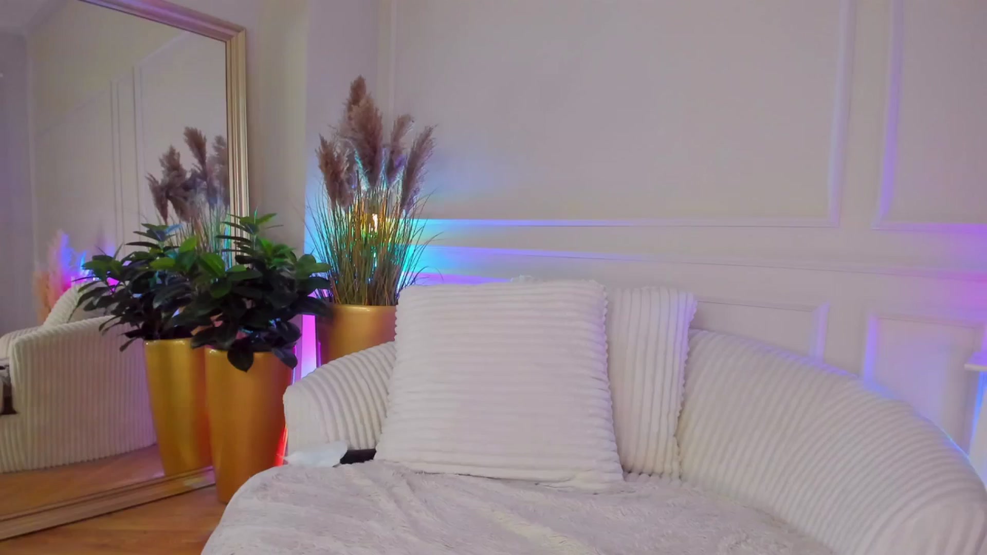 Gallery image thumbnail from Rachel_Quinn's myfreecams stream on, 02/18/2026, 10:02 image 6 of 20