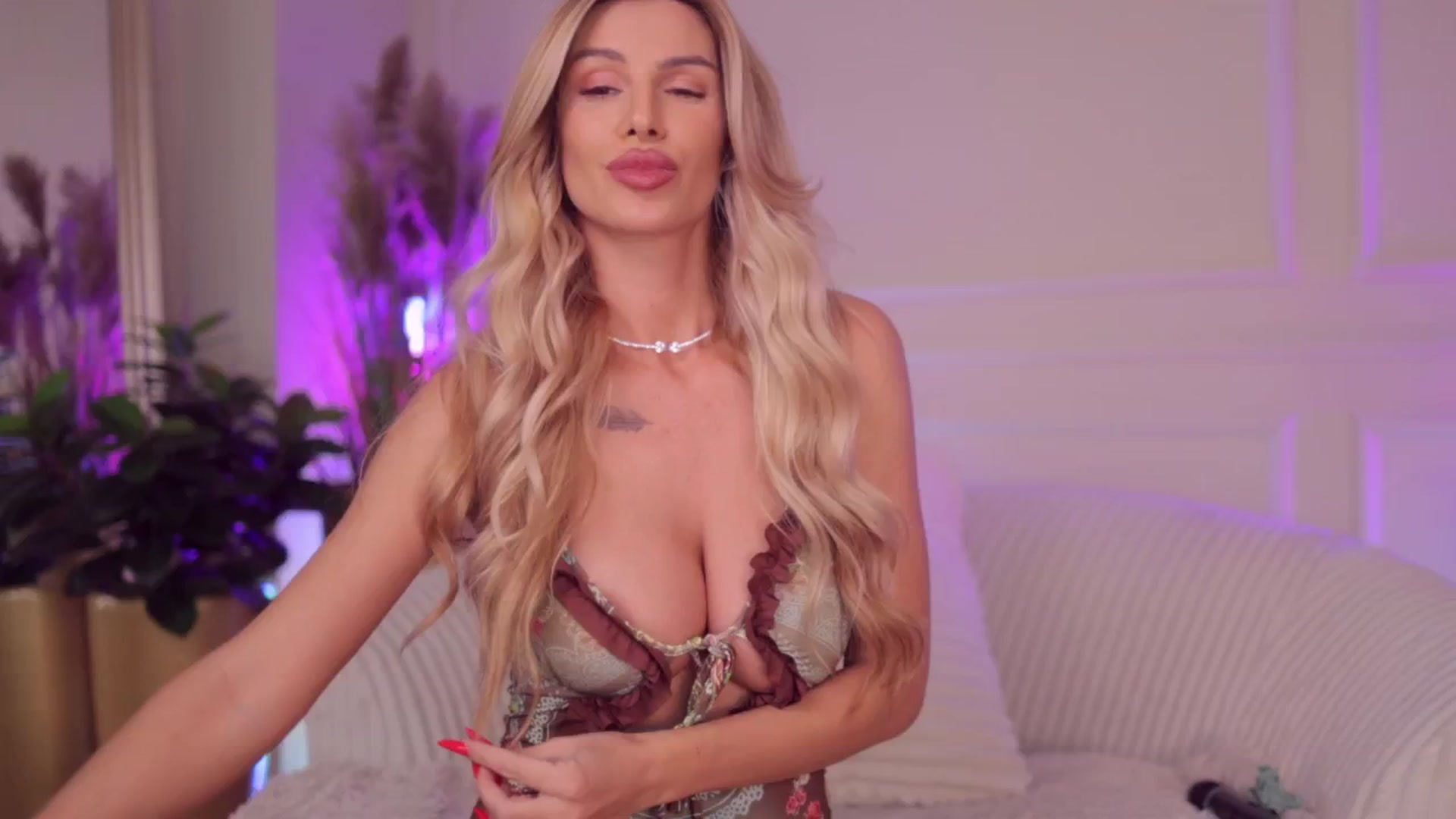 Gallery image thumbnail from Rachel_Quinn's myfreecams stream on, 02/22/2026, 09:41 image 7 of 20